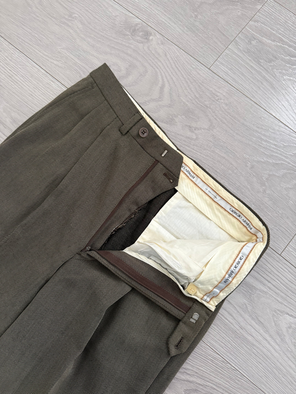 Giorgio Armani 1980s Double Breasted Pleated Wool Suit Olive Taupe New - Size L Jacket / 32" Waist