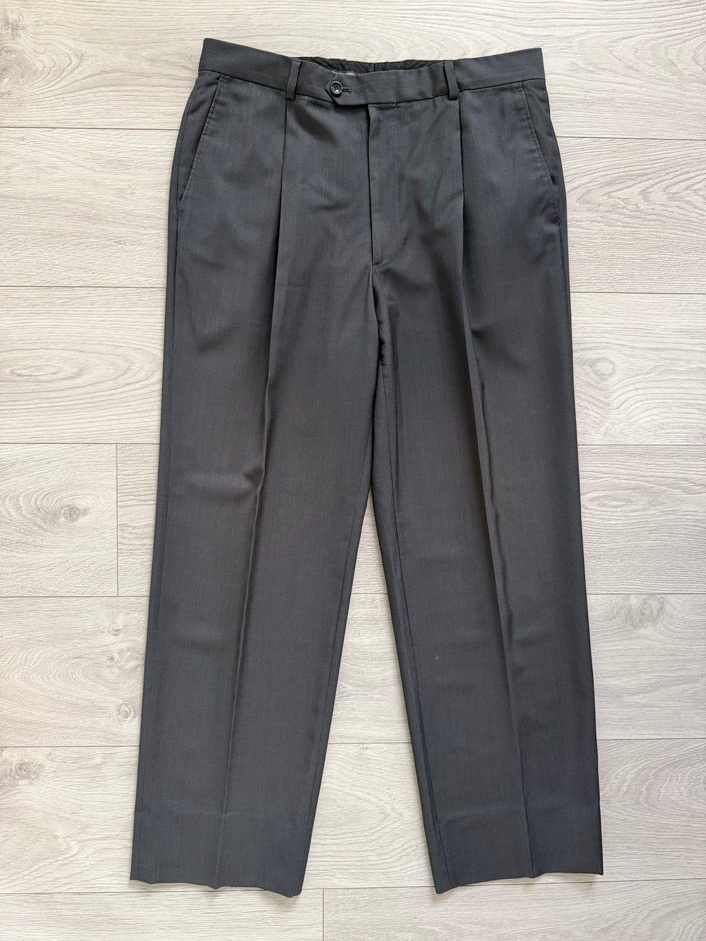Armani 1990s Peaked Lapel Double Breasted Pleated Wool Suit Grey - Size L Jacket / 34" Waist