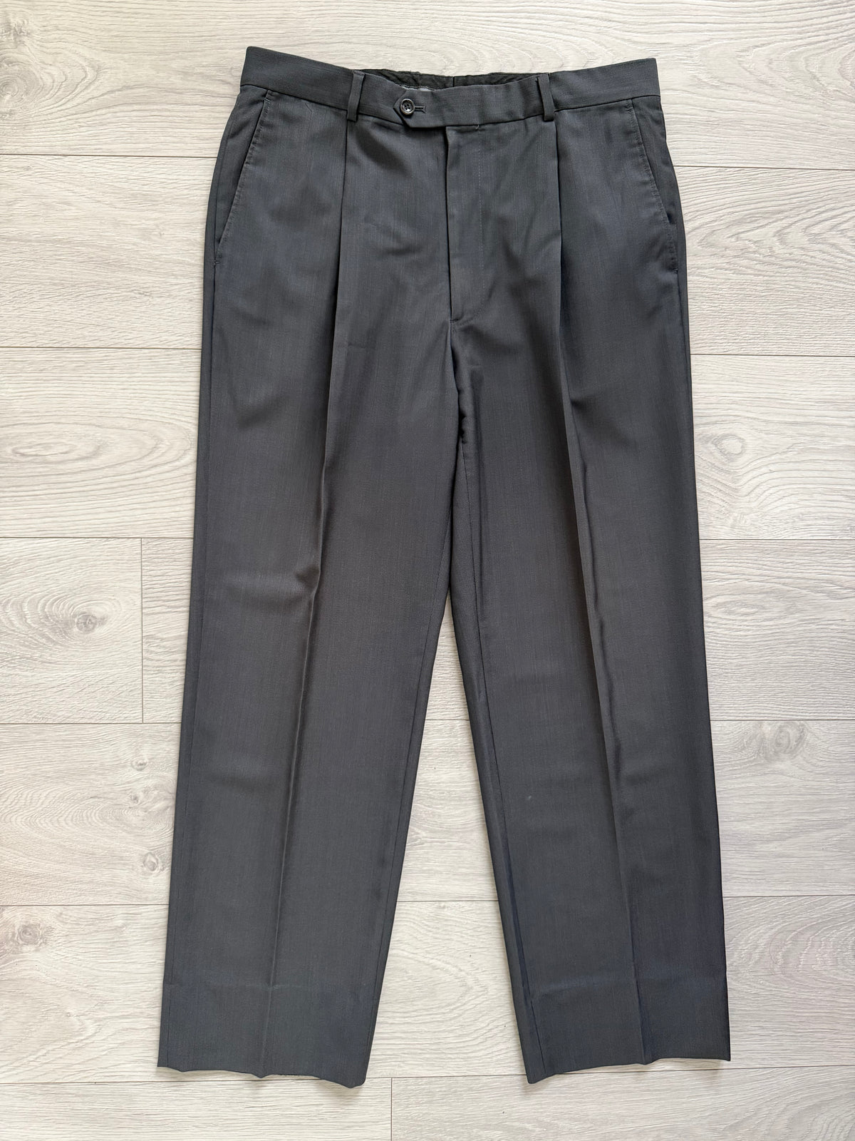 Armani 1990s Peaked Lapel Double Breasted Pleated Wool Suit Grey - Size L Jacket / 34" Waist