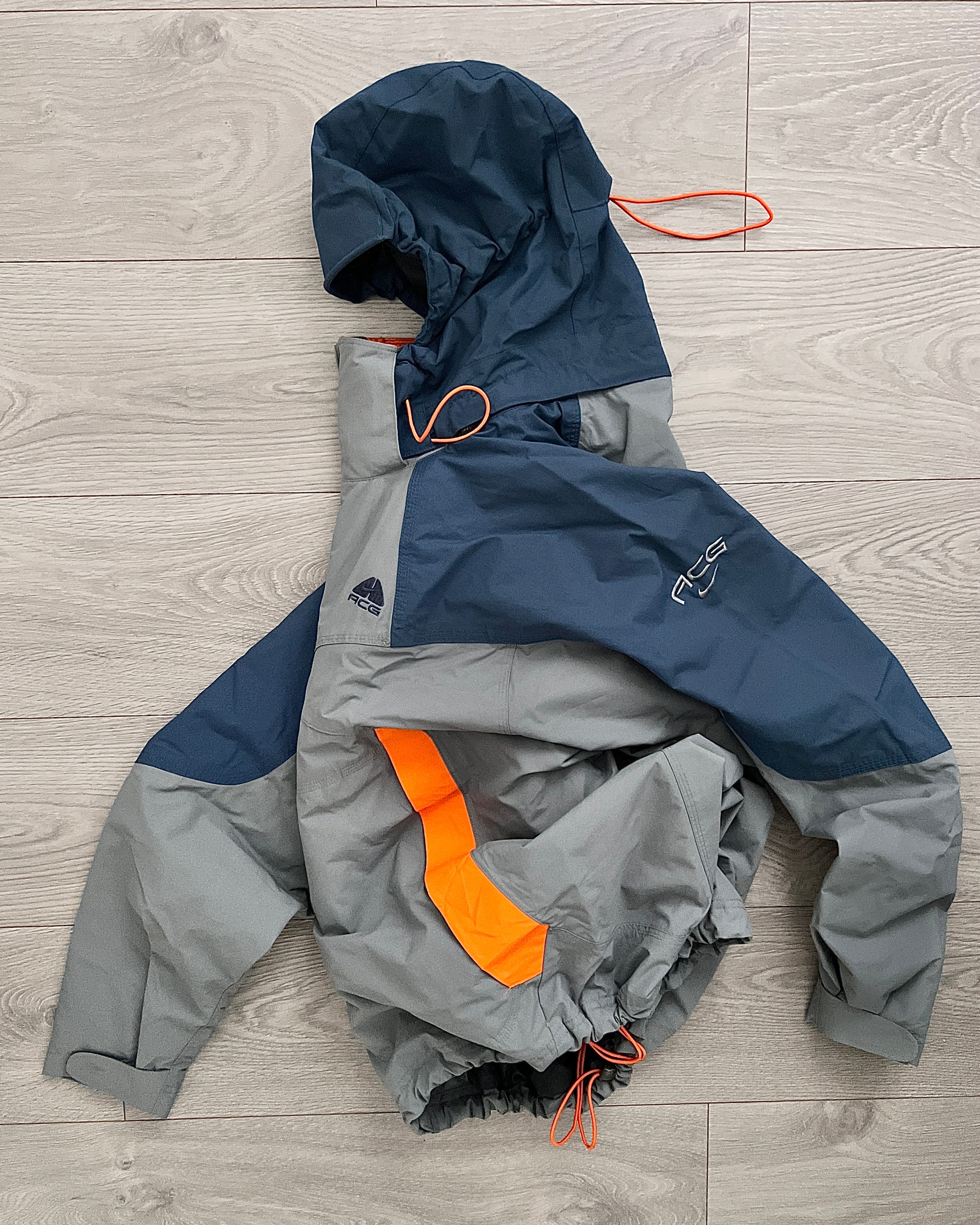 Nike ACG 00s Technical Insulated Shell Jacket - Size L