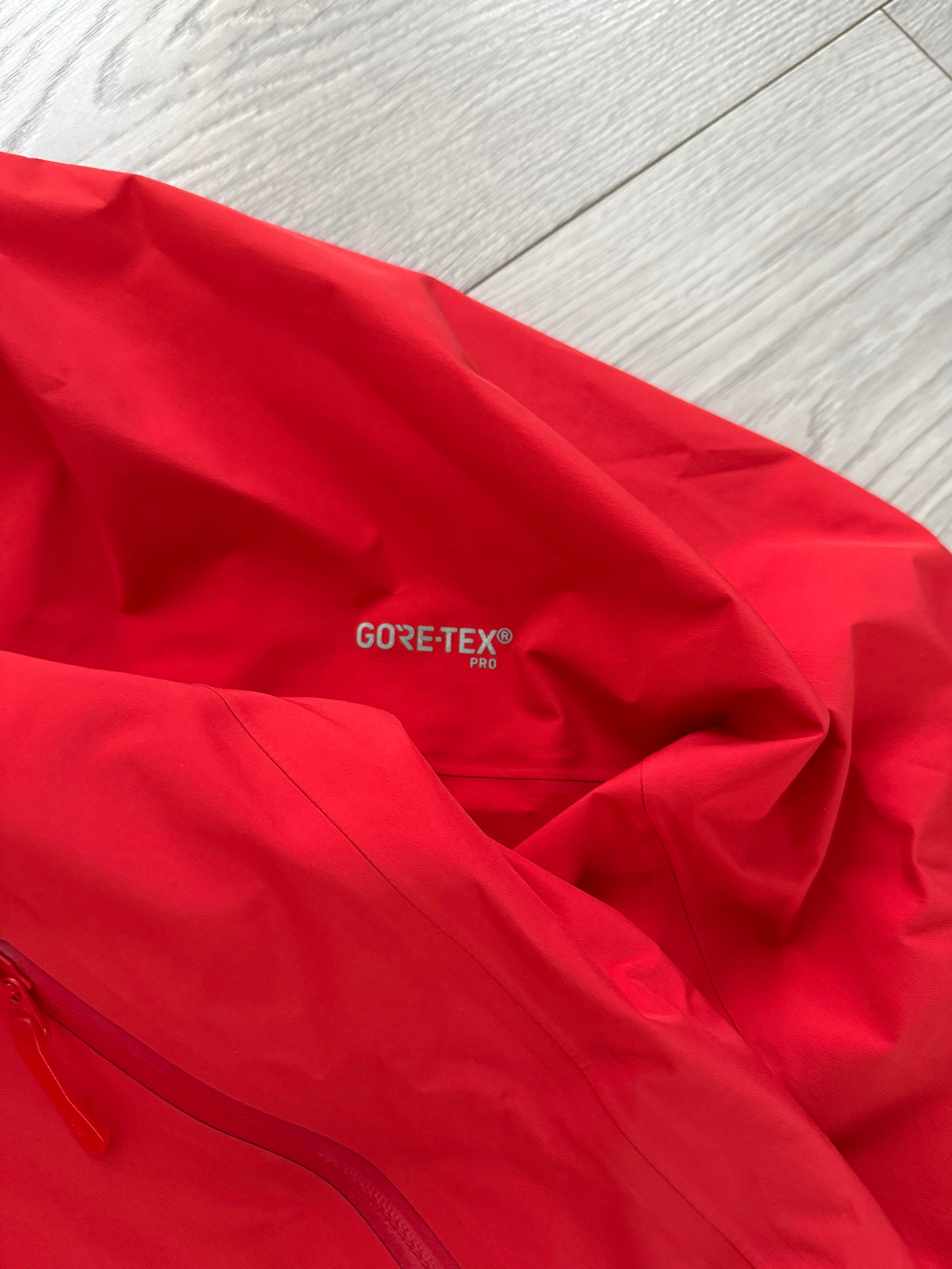 Arc'teryx Beta LT GoreTex Pro Waterproof Jacket - Size S