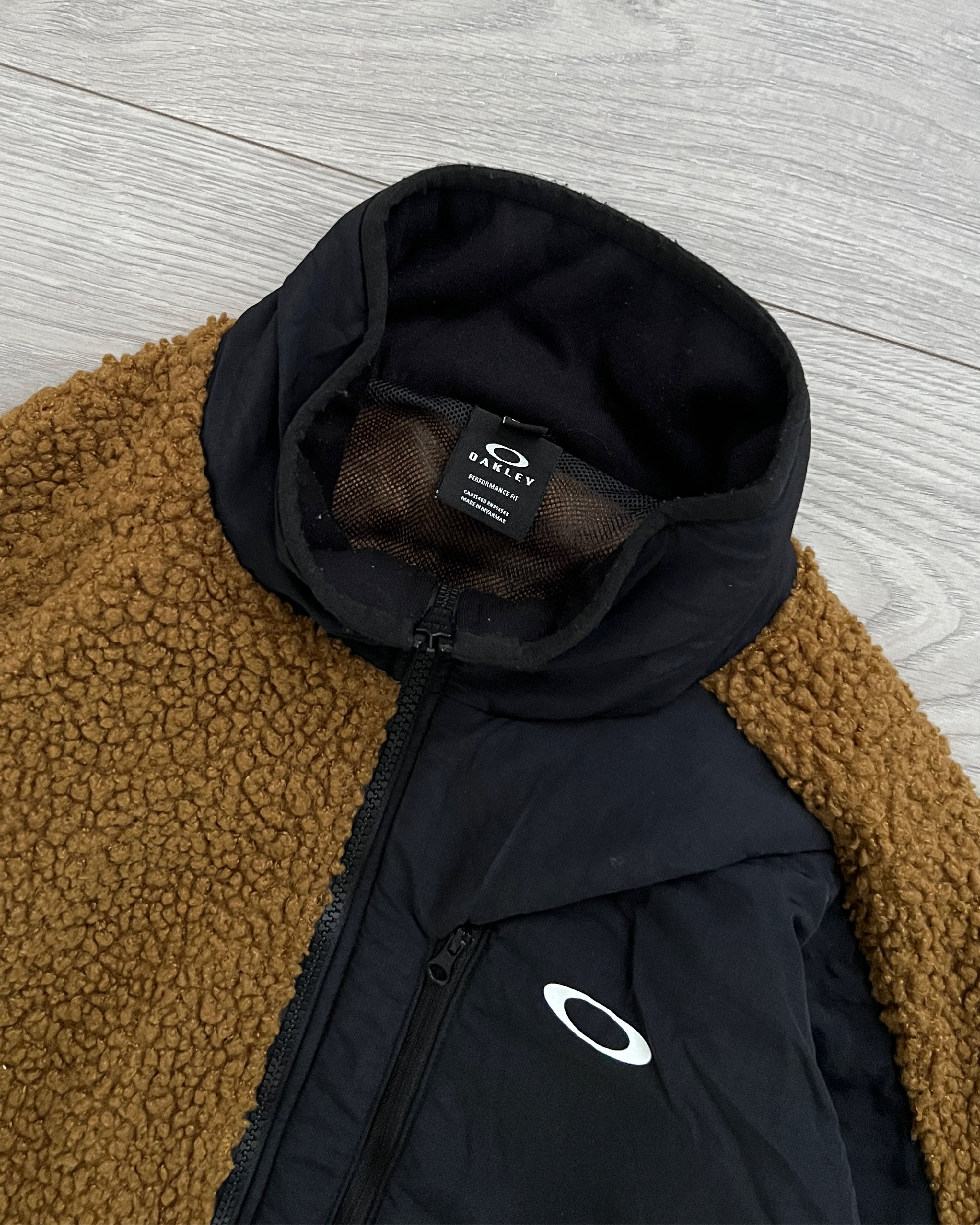Oakley Nylon Panelled Technical Fleece Jacket - Size L – NDWC0 Shop