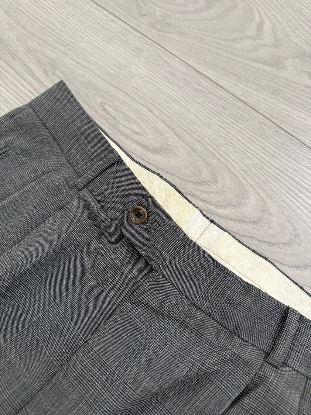 Hugo Boss 1980s 'Poseidon' 3B Pleated Wool Grey Suit - Size L Jacket / 34" Waist