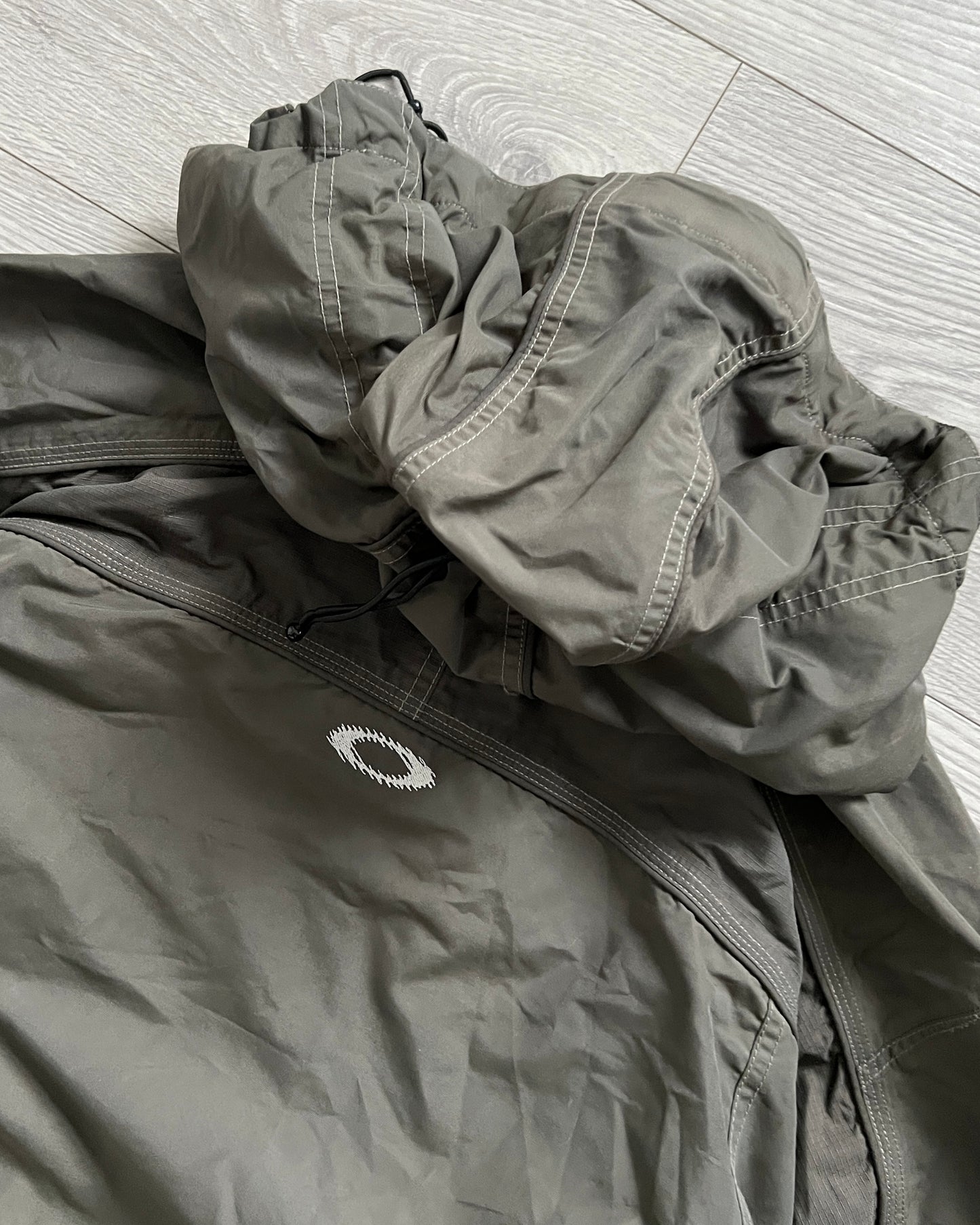 Oakley Software 00s Darted Stitch Waterproof Vent Jacket - Size M