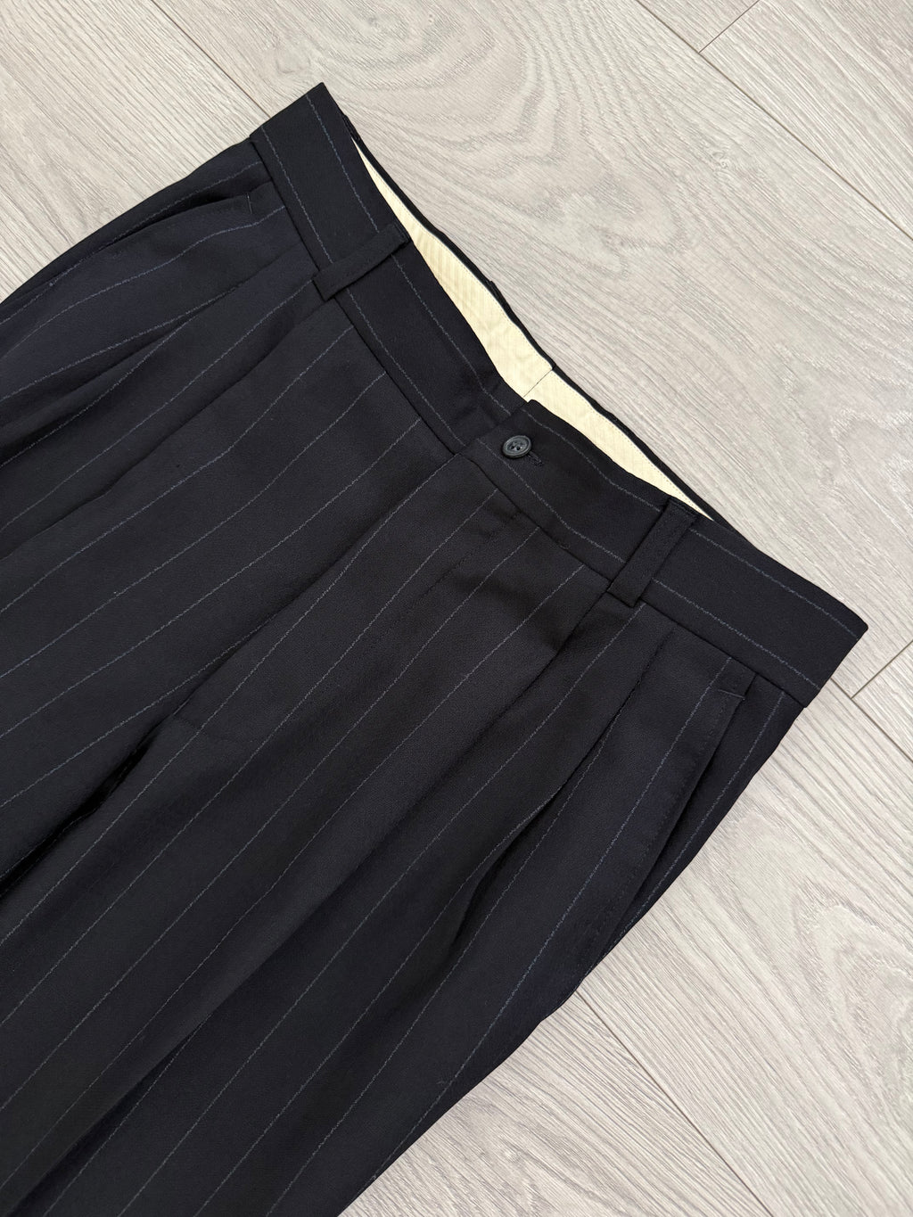 Hugo Boss 1990s 'Nostalgia' 6B Double Breasted Pleated Striped Wool Navy Suit - Size M Jacket / 32" Waist