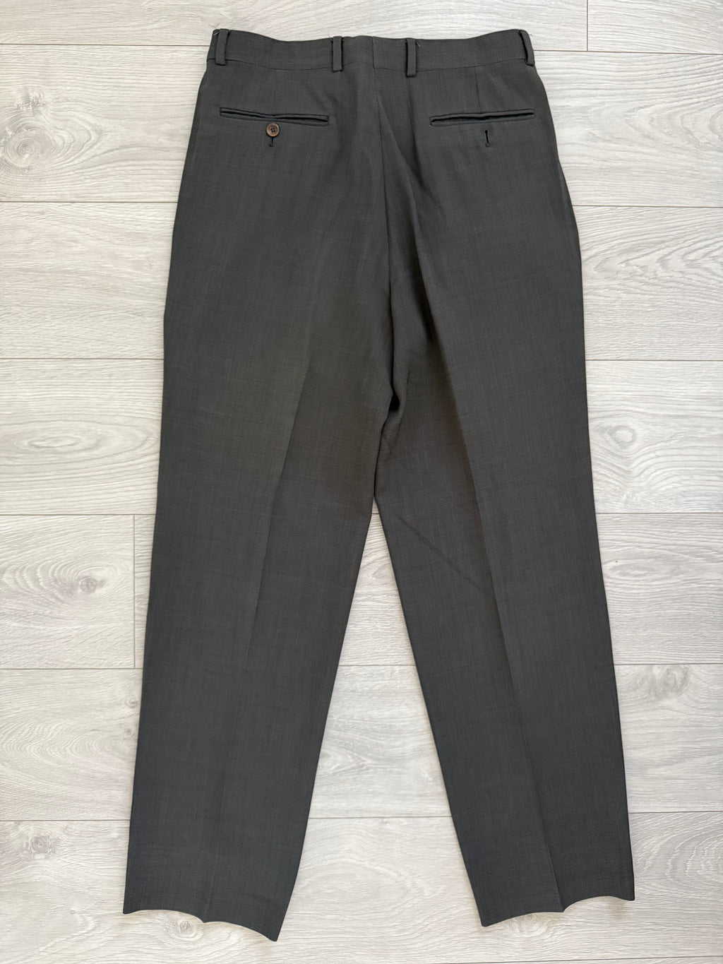 Armani 1990s 3B Textured Wool Pleated Taupe Grey Suit - Size M Jacket / 32" Waist