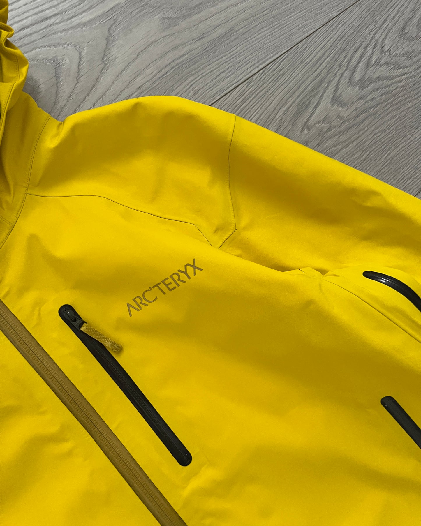 Arcteryx Cassiar GoreTex Recco Shell Ski Jacket - Size L