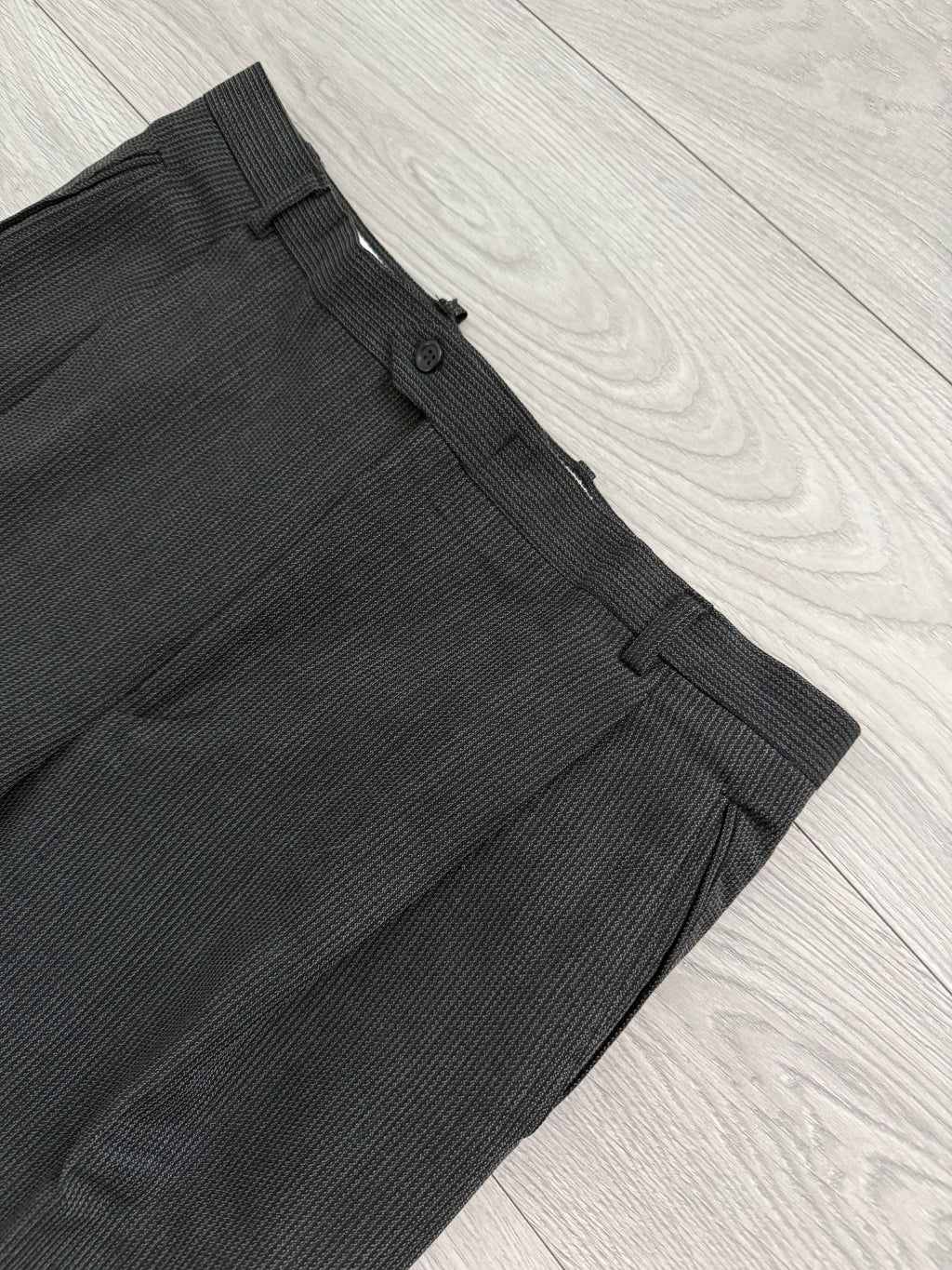 Vintage 1980s Peaked Lapel Double Breasted Pleated Wool Textured Grey Suit - Size XL Jacket / 36" Waist