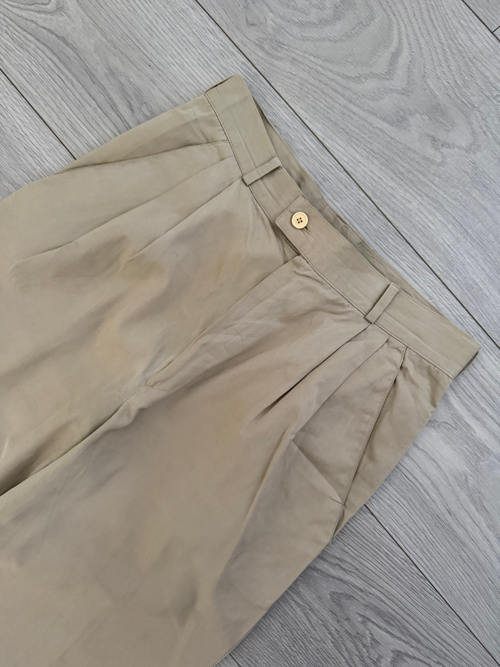 Versace 1980s Double-Pleat Beige Pants - Size 29" Waist