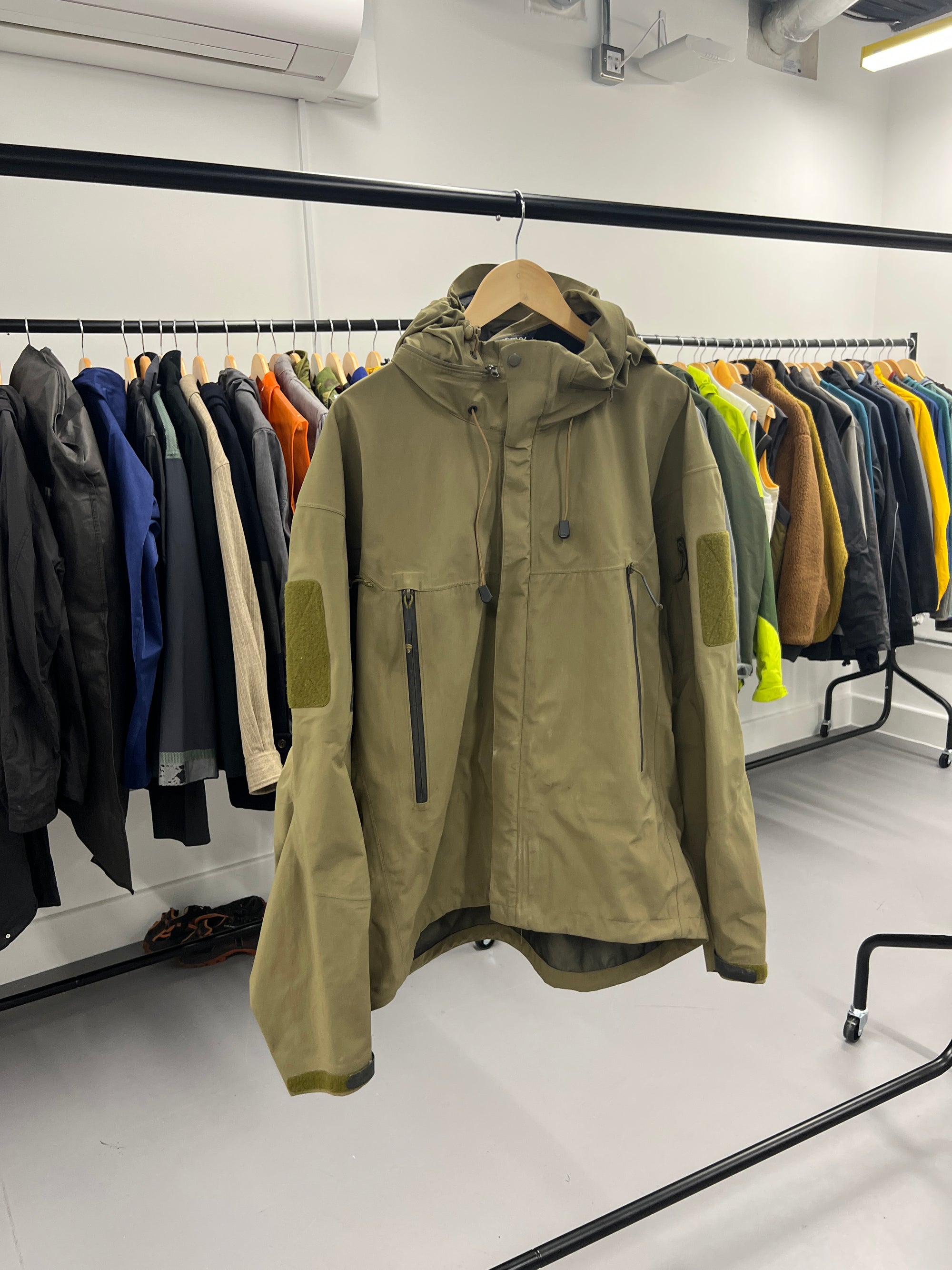 Arcteryx LEAF Alpha GEN 1 GoreTex Jacket Crocodile - Size XL