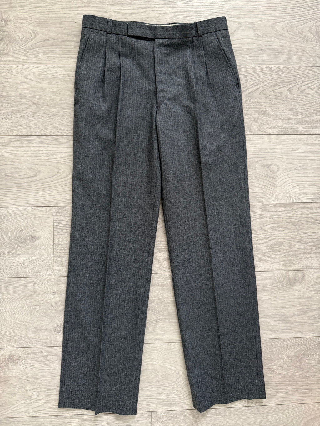 Vintage 1980s Peaked Lapel Double Breasted Pleated Wool Suit Grey Made in England - Size S Jacket / 30" Waist