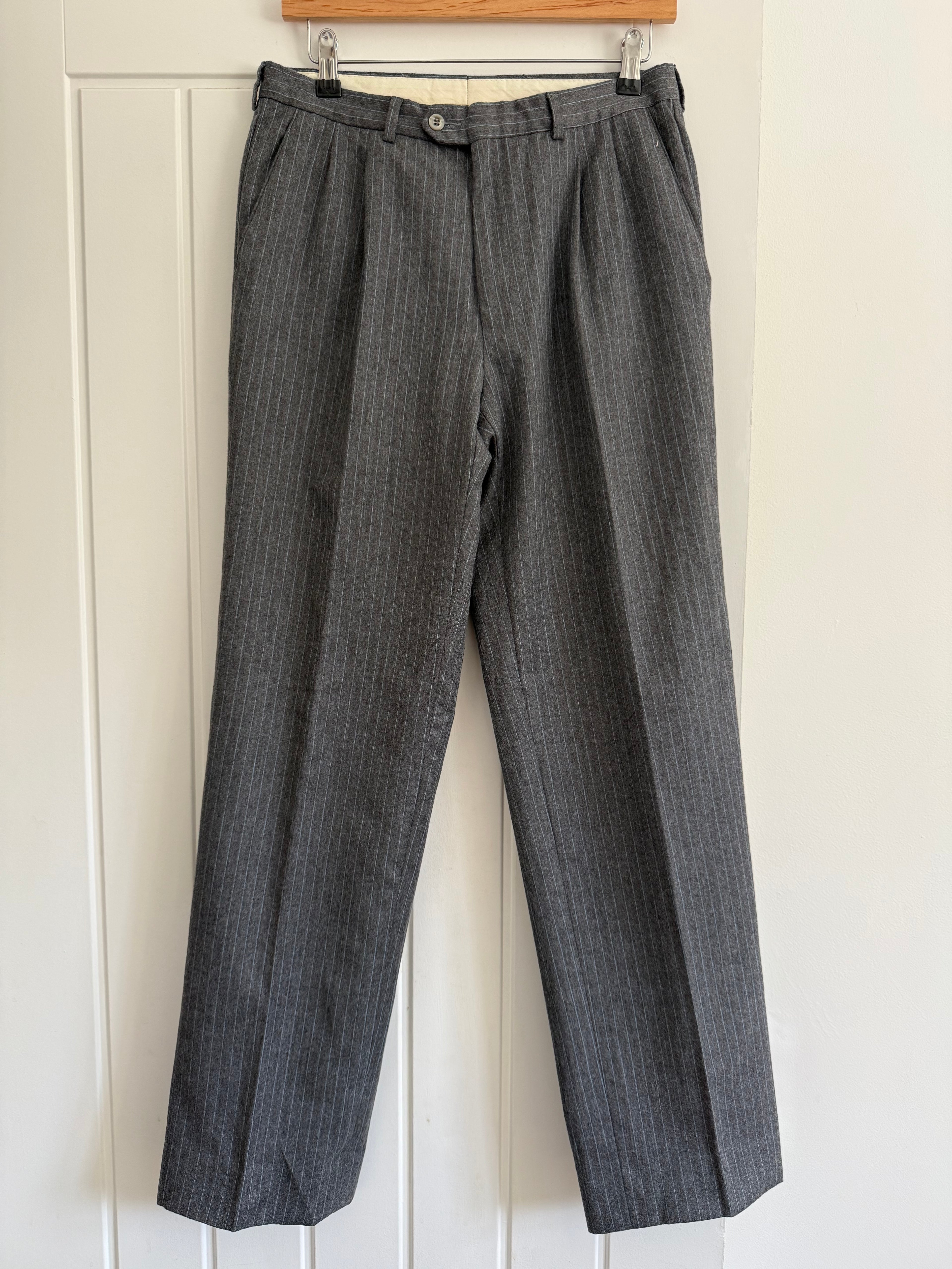Vintage 1980s Double Breasted Peaked Lapel Pleated Merino Wool Grey Suit & Armani Tie - Size S Jacket / 30" Waist