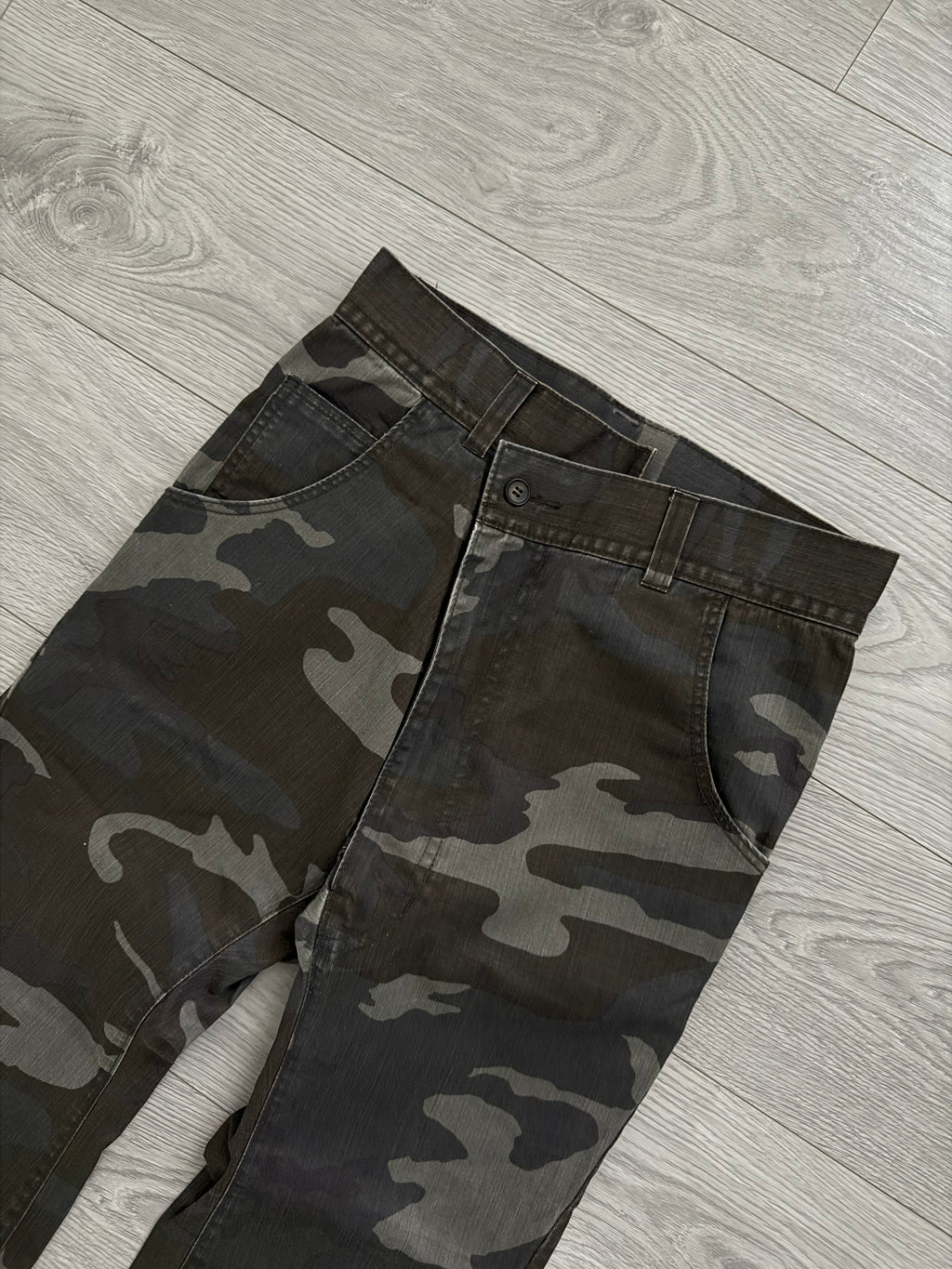 Final Home 2003 Asymmetrical Fly Camo Pants - Size 30