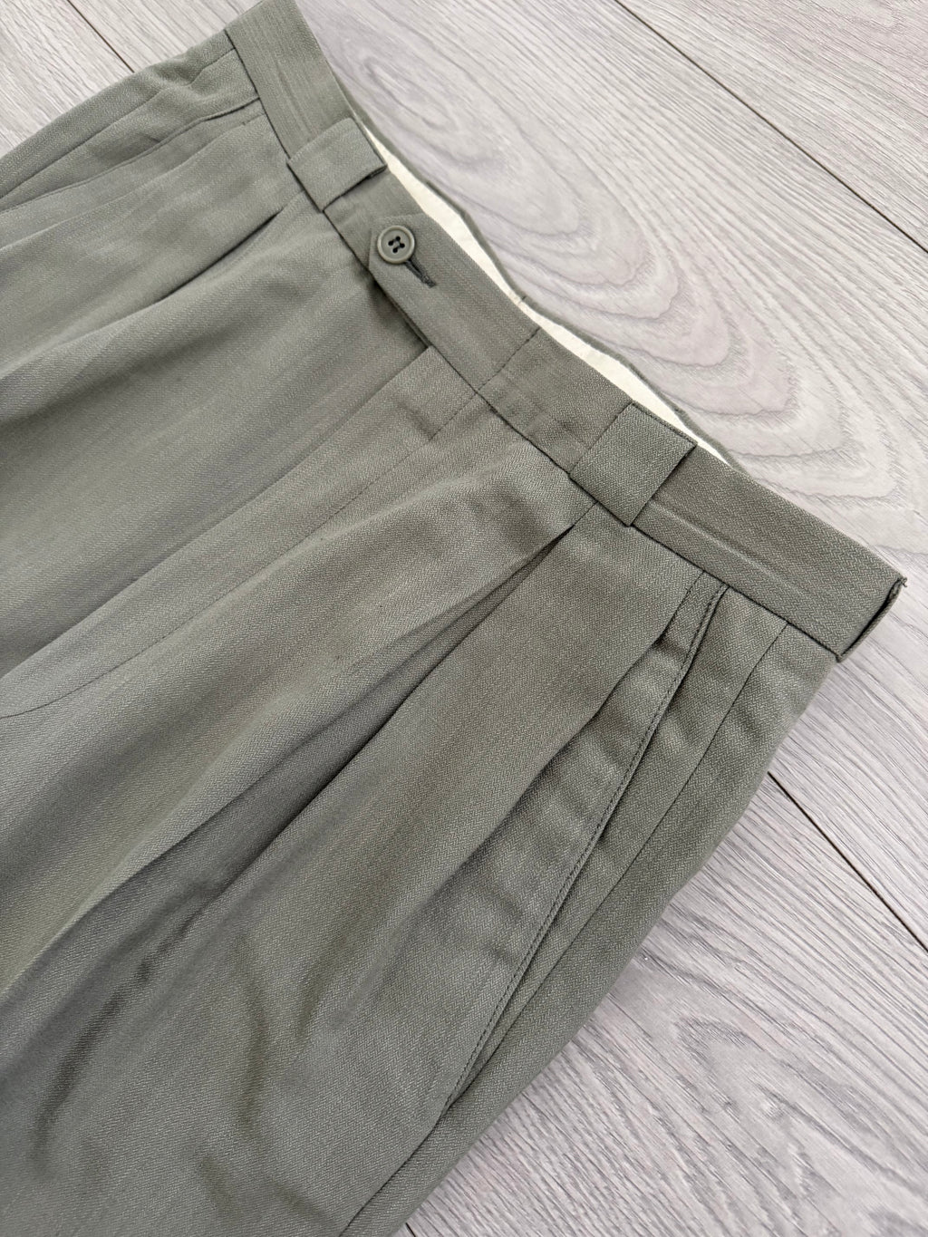 Emporio Armani 1980s 2B Taupe Siege Double-Pleat Wool Suit  - Size M Jacket / 31" Waist