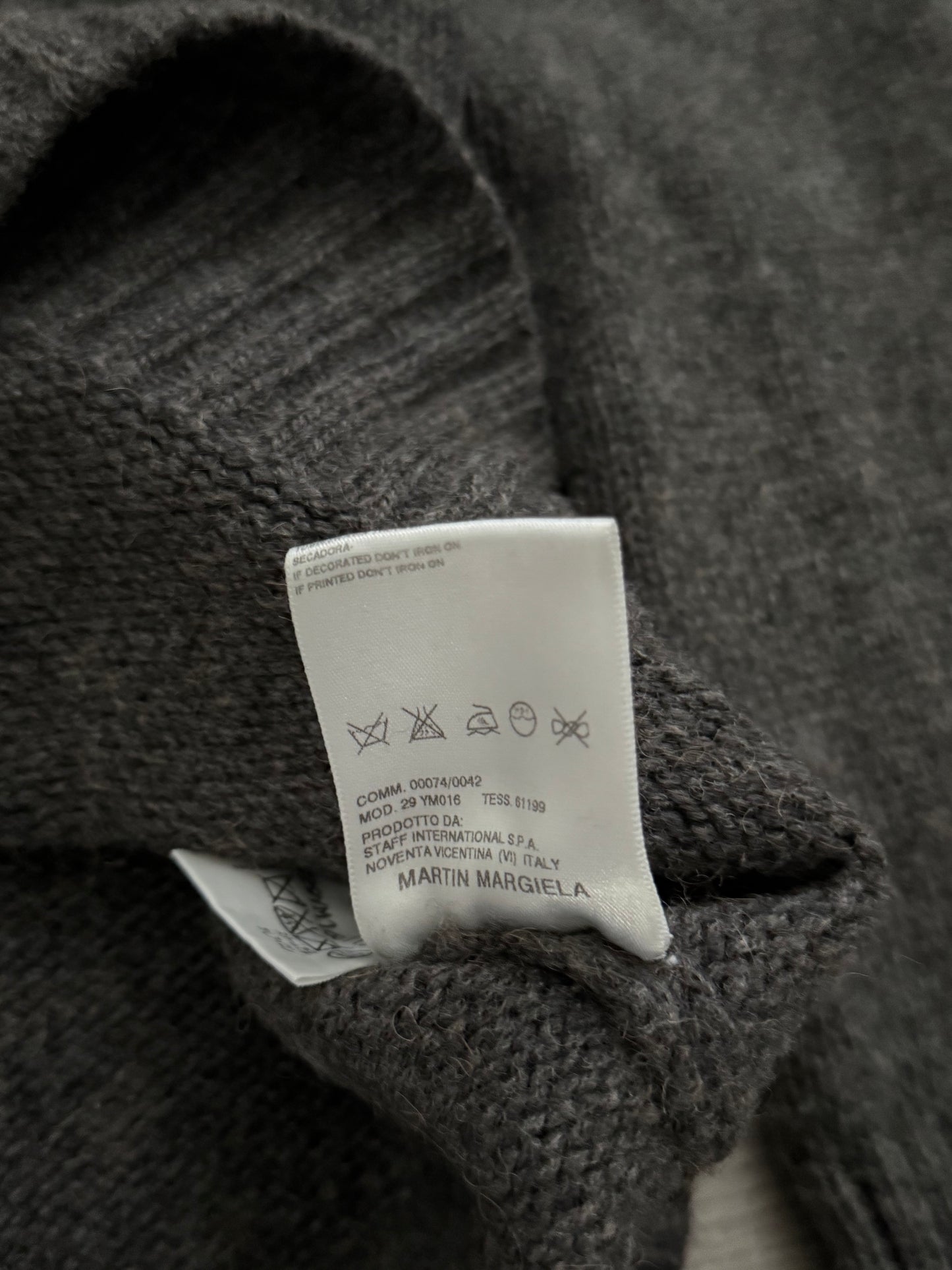 Maison Martin Margiela FW2004 Wool Camel Ribbed Turtleneck Knit Sweater - Size M