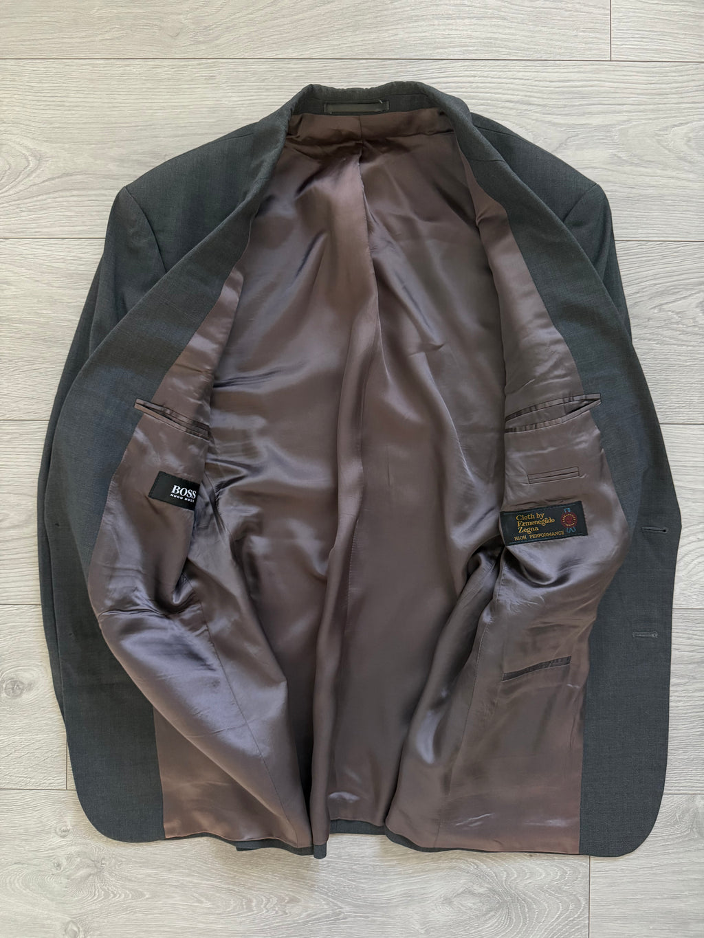 Hugo Boss 1990s 'Akropolis' 2B Zegna Fabric Pleated Wool Grey Suit - Size M Jacket / 32" Waist
