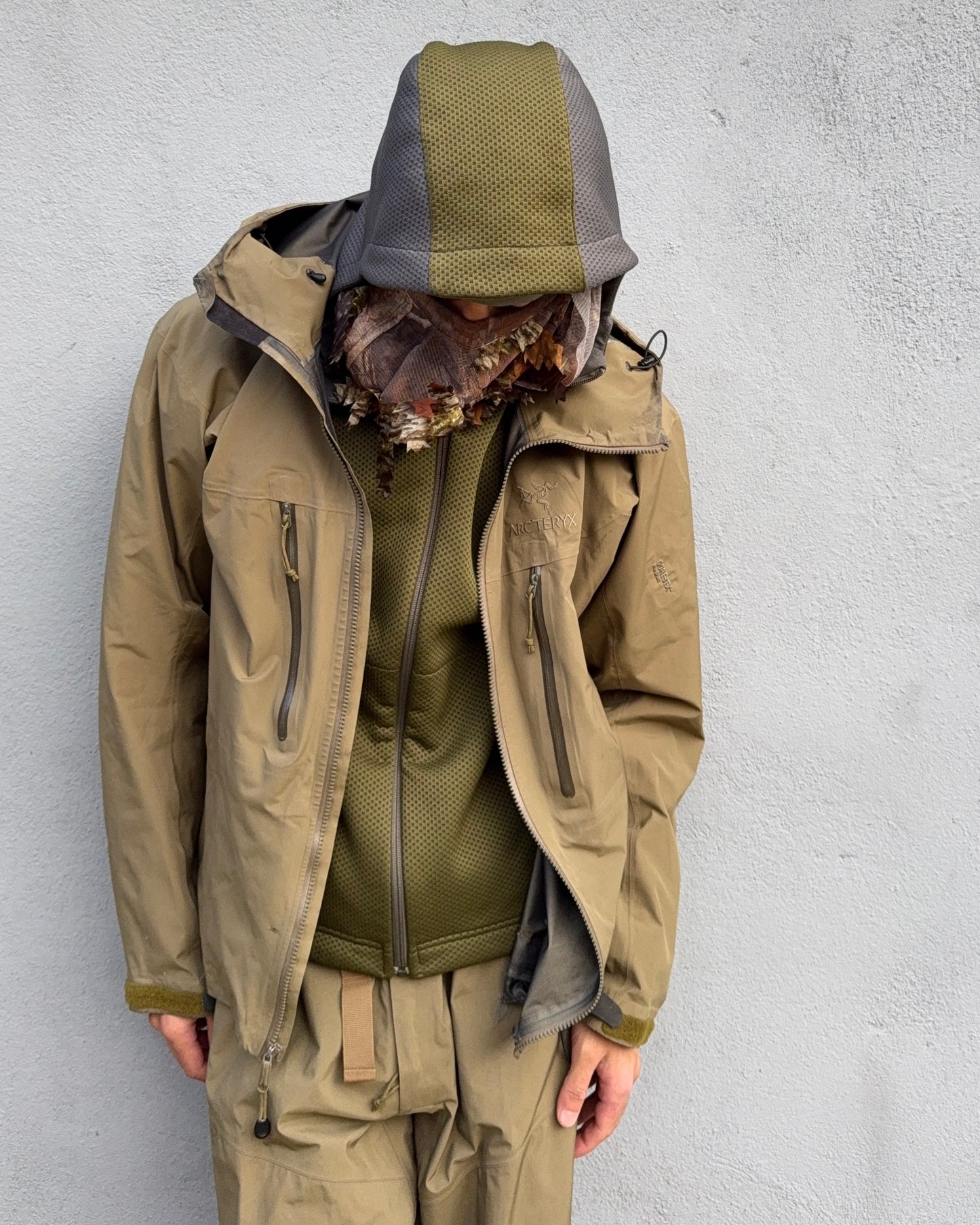 Arcteryx LEAF Alpha LT Gen 2 Gore-Tex Jacket in Crocodile - Size L