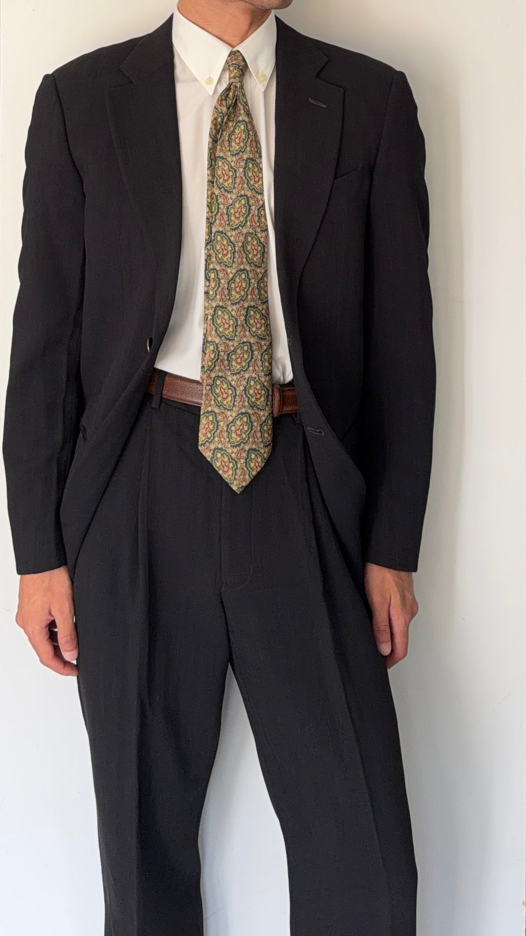 Armani 1990s 2B Textured Herringbone Wool Pleated Black Suit - Size S Jacket / 30" Waist