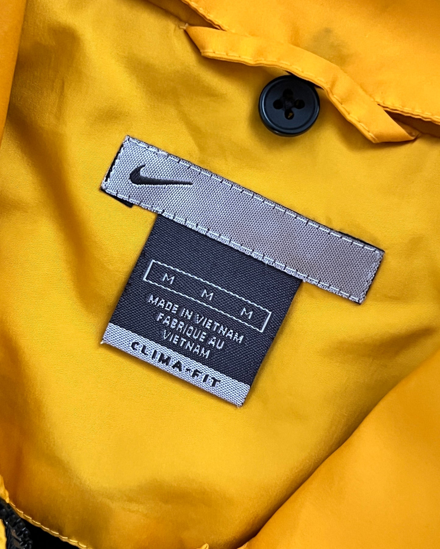 Nike Clima-Fit 00s Windproof Tech Jacket - Size M