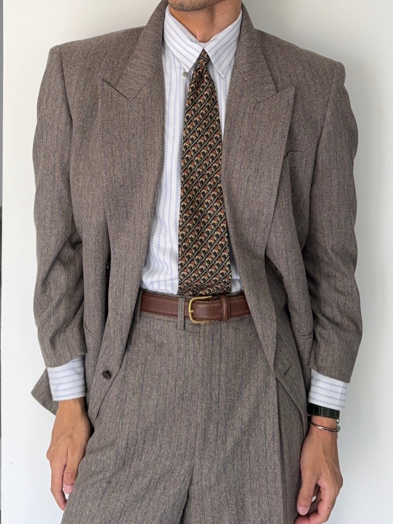 Valentino 1980s Peaked Lapel Double Breasted Pleated Wool Suit - Size XL Jacket / 40" Waist