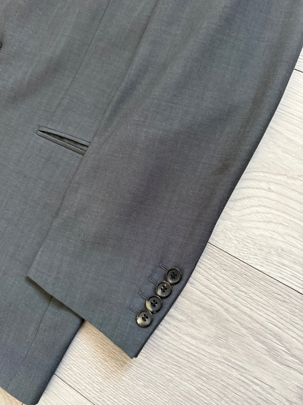 Hugo Boss 1990s 'Sigma' 4B Pleated Wool Grey Suit - Size M Jacket / 32" Waist