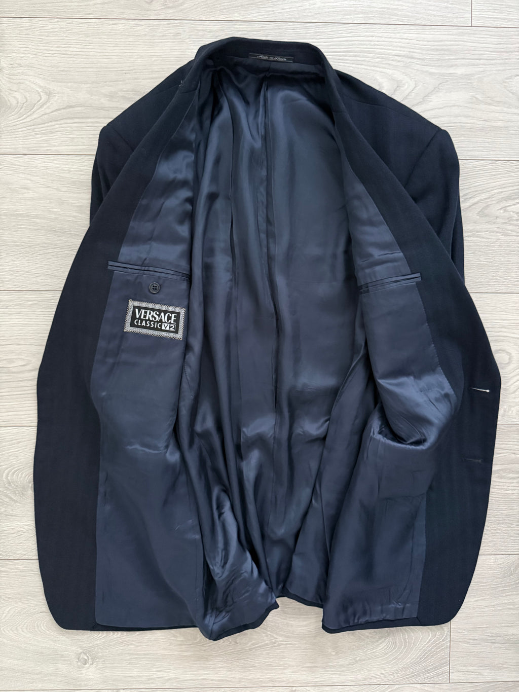 Versace 1980s 2B Double Pleat Herringbone Wool Navy Suit - Size XL Jacket / 36" Waist