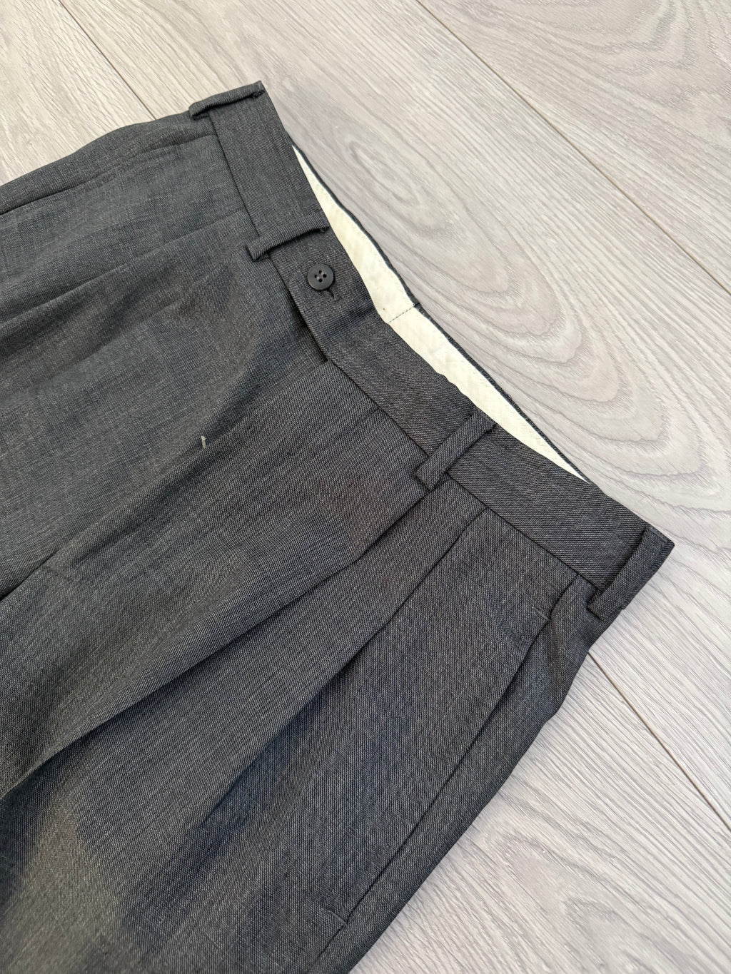 Hugo Boss 1980s 'Bassini Chicago' Peaked Lapel Double Breasted Pleated Wool Cashmere Suit - Size S Jacket / 30" Waist