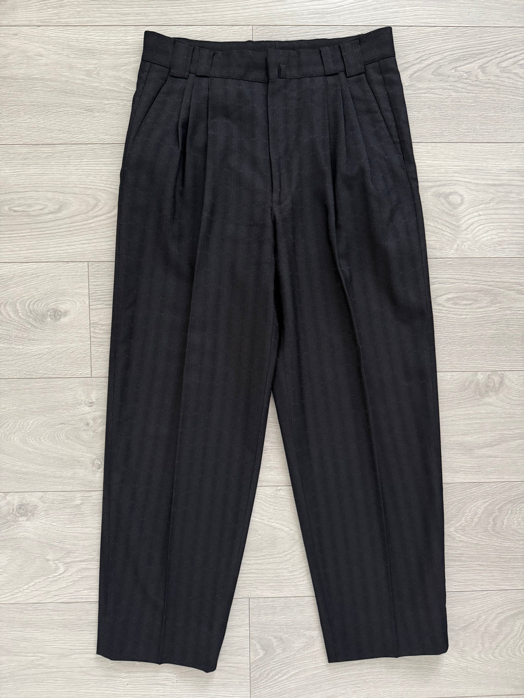 Versace 1980s Notch Lapel Double Breasted Triple Pleat Textured Black Wool Suit - Size M Jacket / 32" Waist
