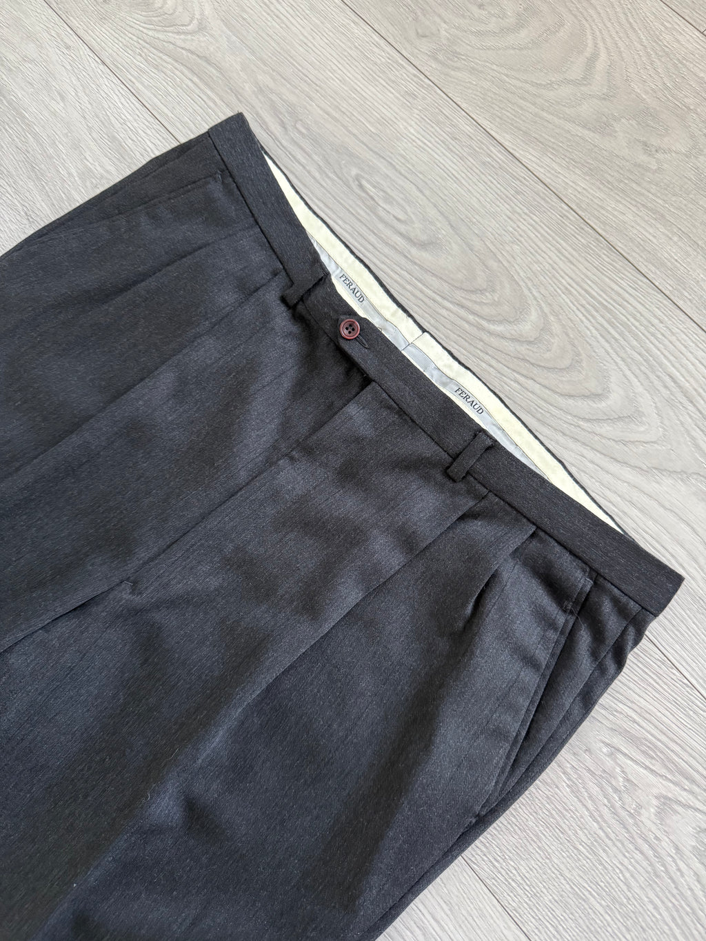 Louis Feraud Armani 1980s Peaked Lapel Double Breasted Pleated Pure New Wool Charcoal Grey Suit - Size XXL Jacket / 40" Waist