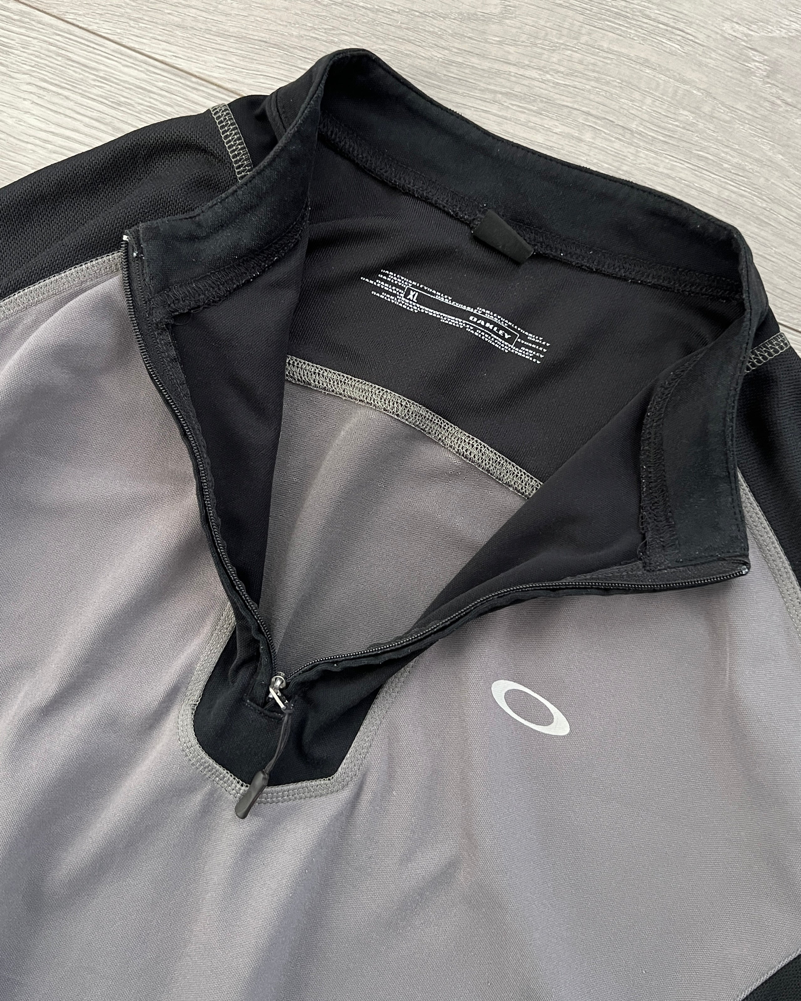 Oakley 2008 1/4 Zip Tech Panelled Top - Size XL – NDWC0 Shop