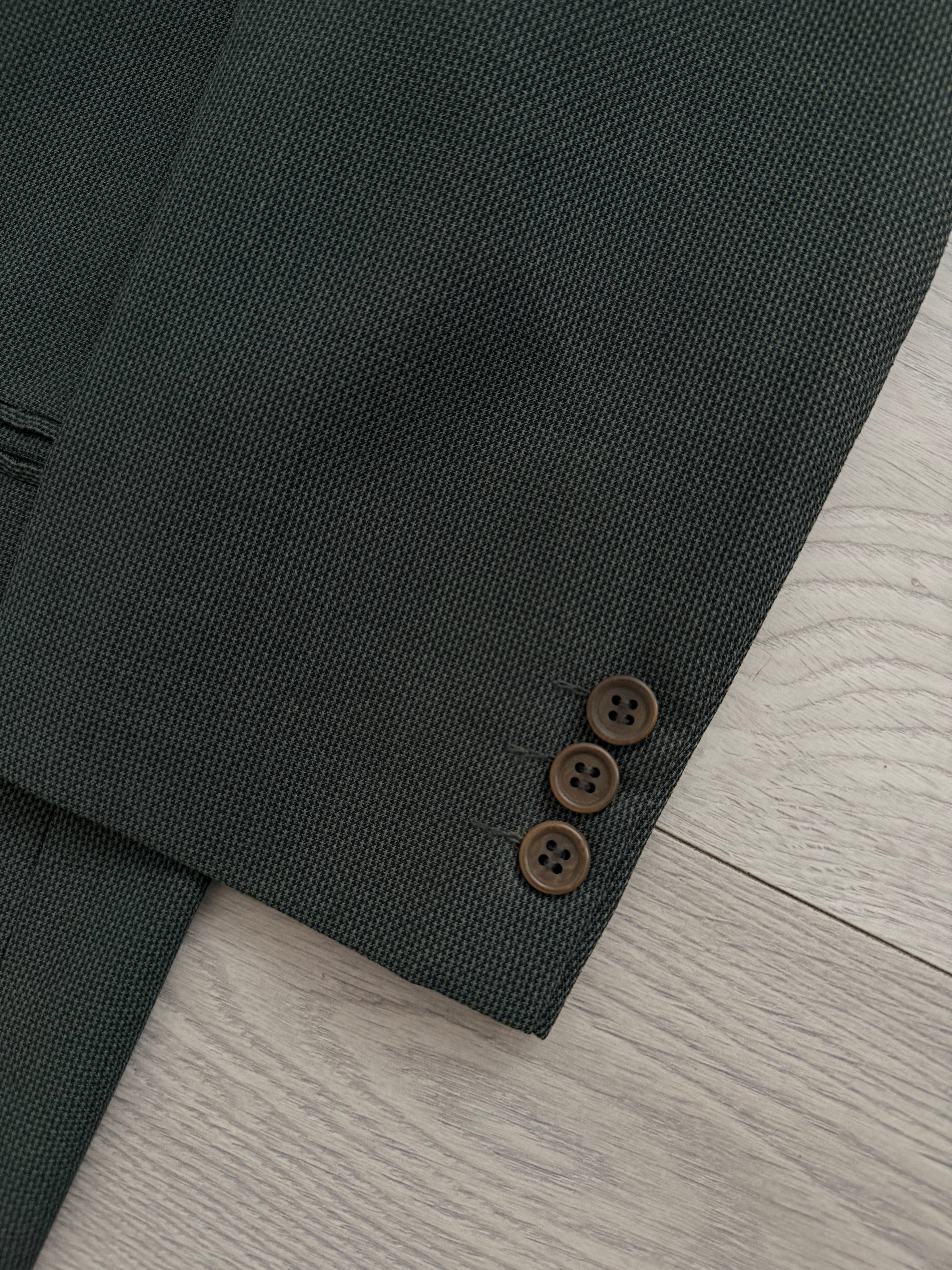 Giorgio Armani 1980s Peaked Lapel Double Breasted Pleated Textured Wool Suit Green - Size S Jacket / 30" Waist
