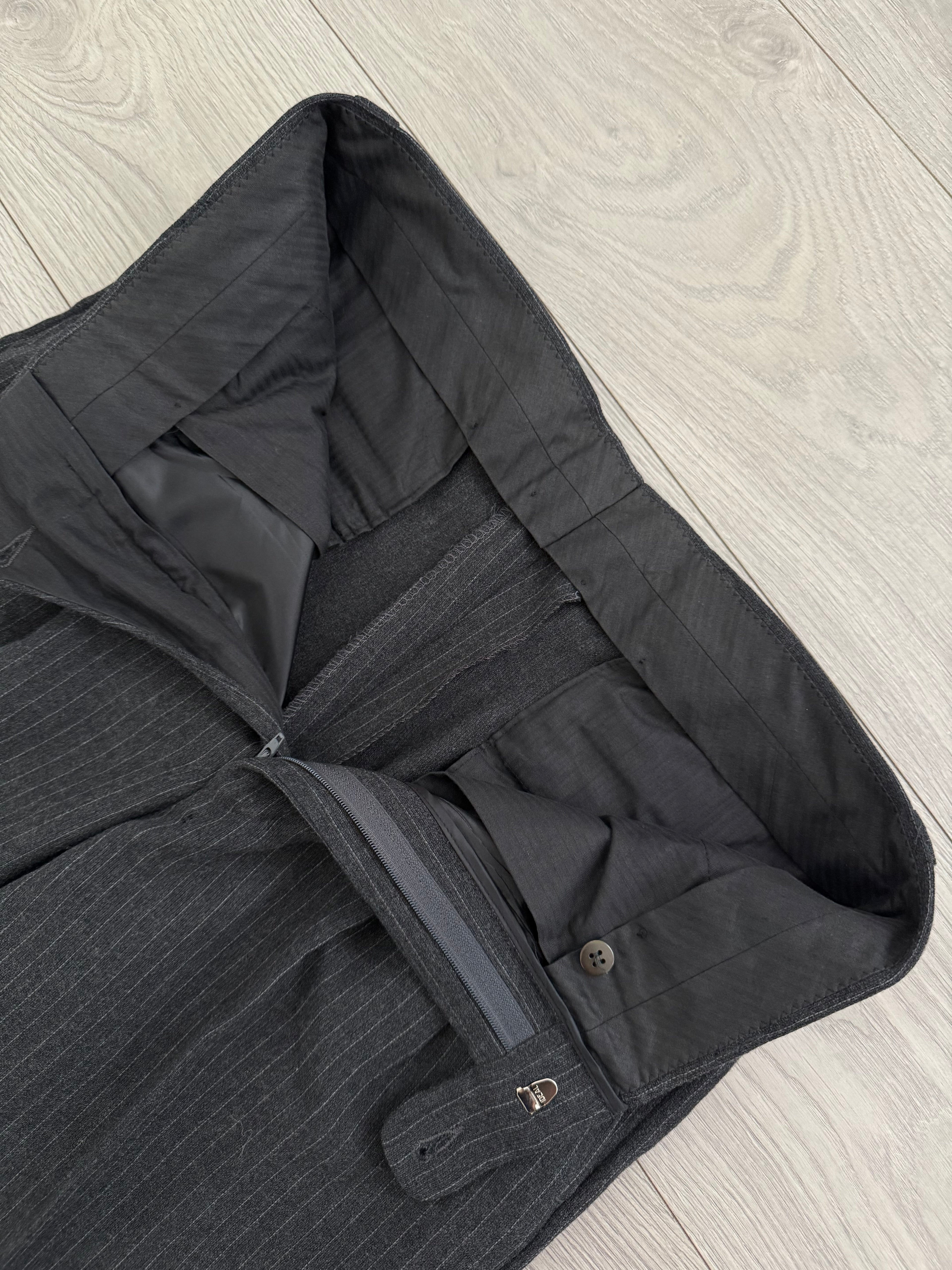 Versace 1980s Notch Lapel Double Breasted Pleated Wool Pinstriped Suit Grey - Size M Jacket / 32" Waist