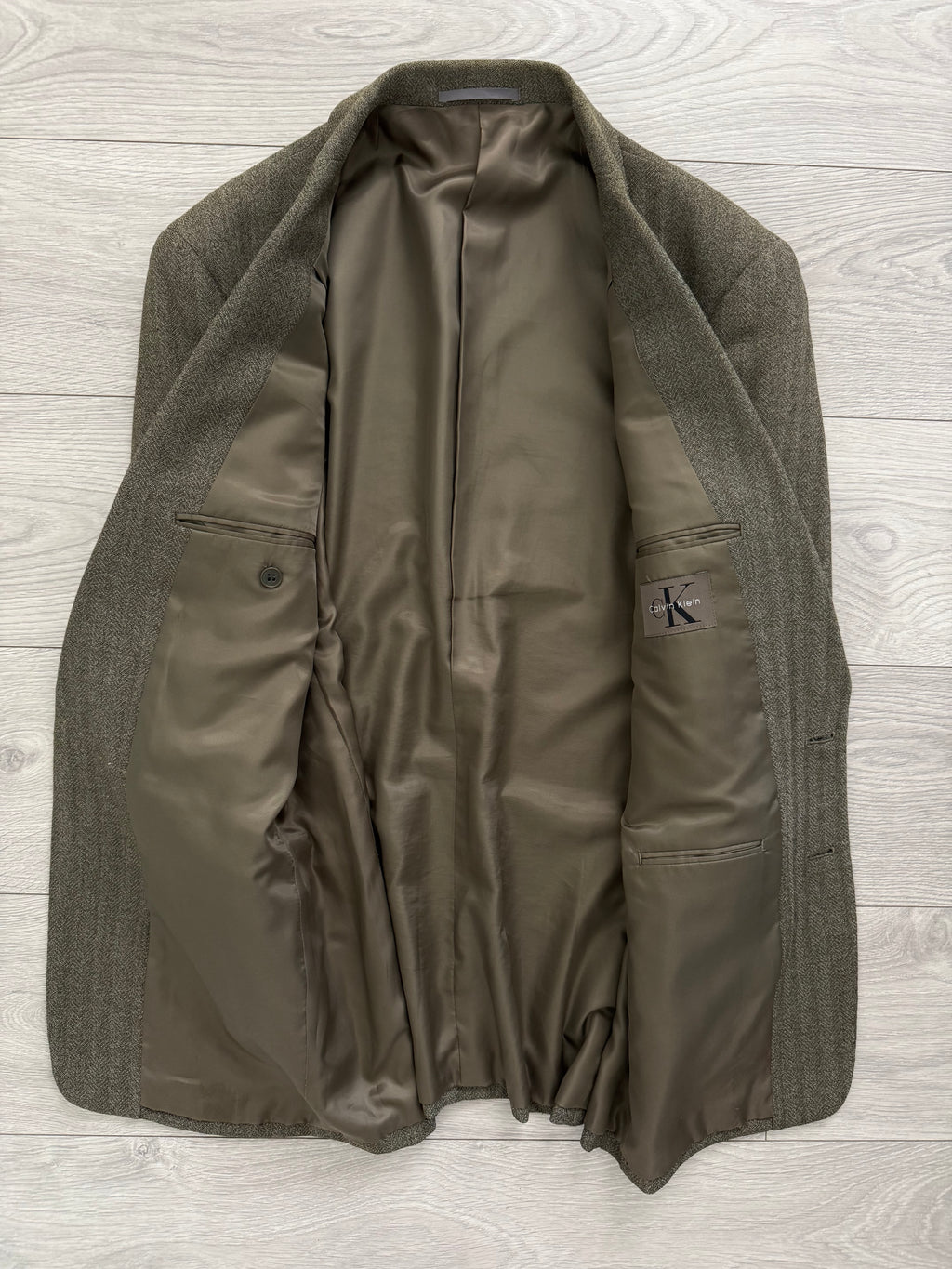 Calvin Klein 1990s 2B Herringbone Wool Double Pleat Suit Khaki Green - Size M Jacket / 32" Waist