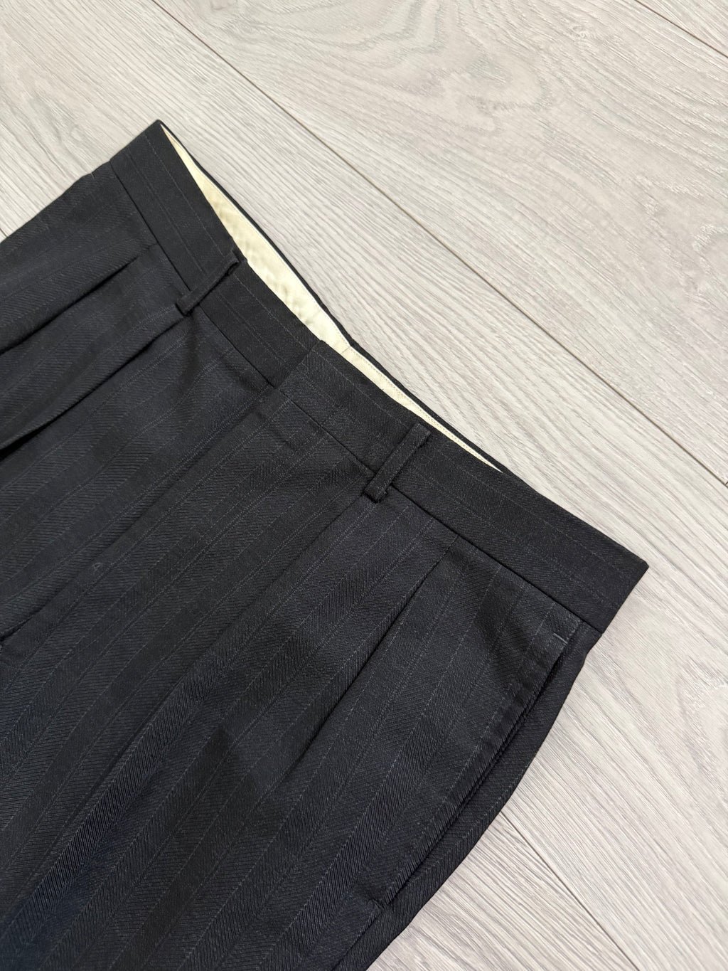 Burberry 1990s Peak Lapel Double Breasted Pleated Black Grey Suit - Size M Jacket / 32" Waist