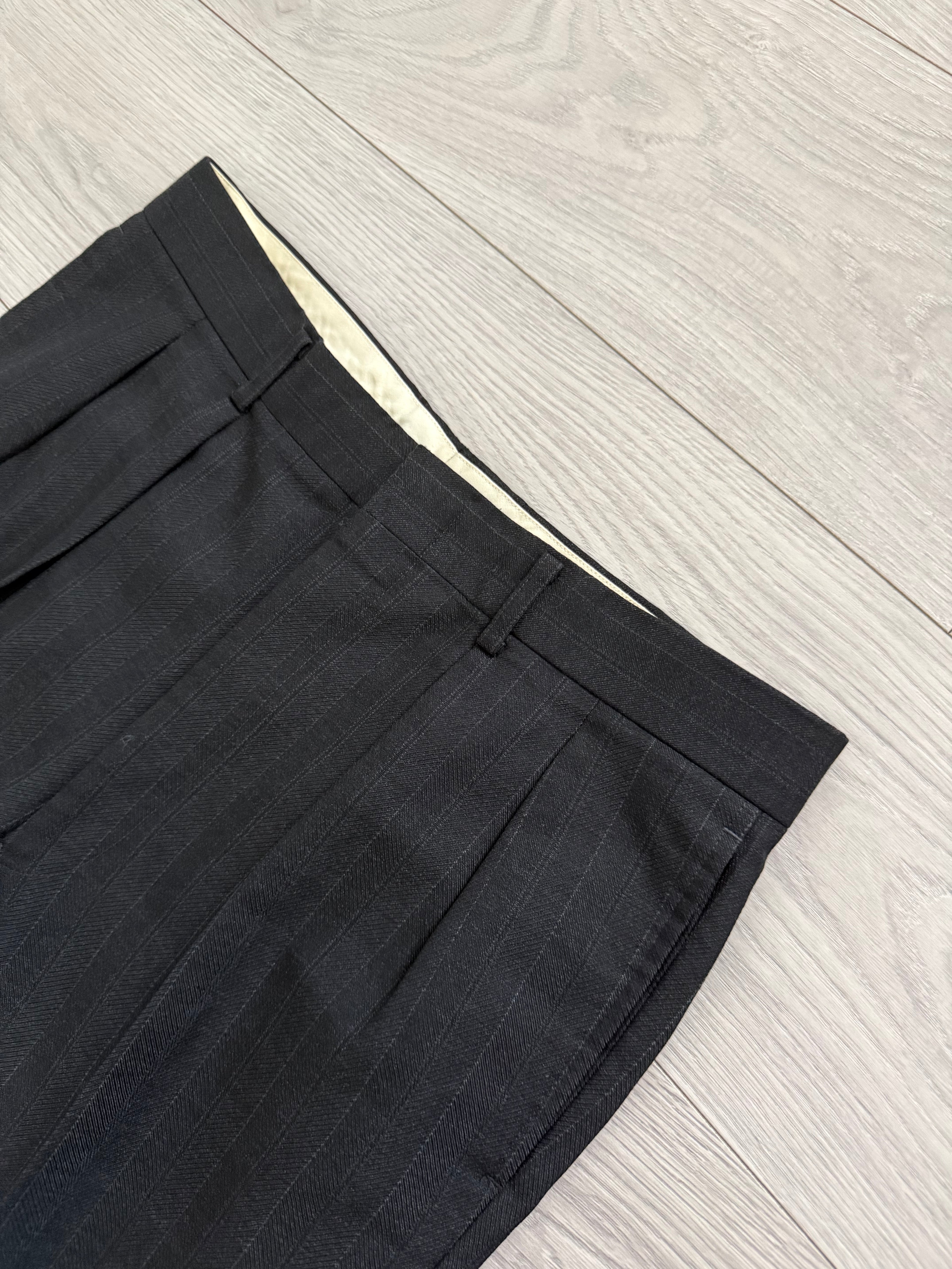 Burberry 1990s Peak Lapel Double Breasted Pleated Black Grey Suit - Size M Jacket / 32" Waist