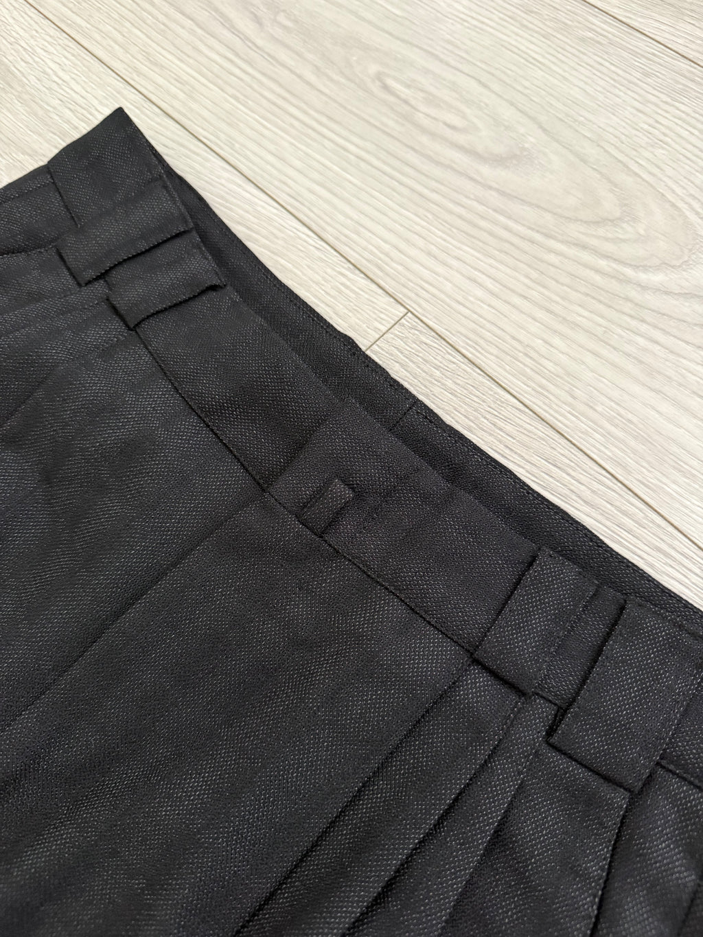 Versace 1980s Notch Lapel Double Breasted Triple Pleat Textured Black Wool Suit - Size M Jacket / 32" Waist