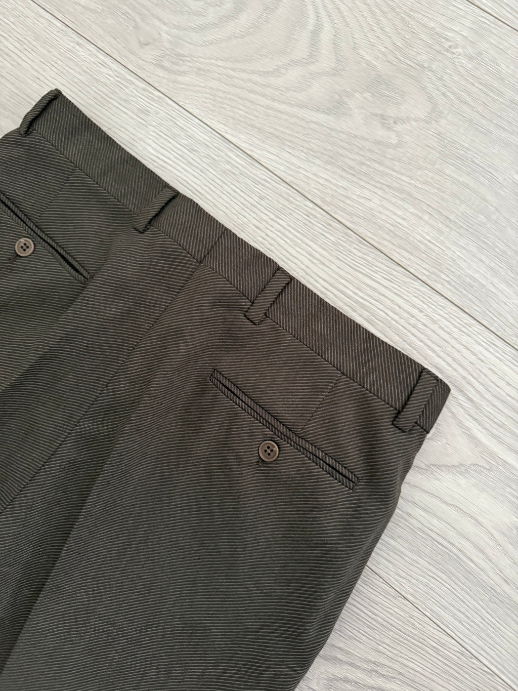 Giorgio Armani 1980s Double Breasted Pleated Wool Suit Brown New - Size L Jacket / 32" Waist