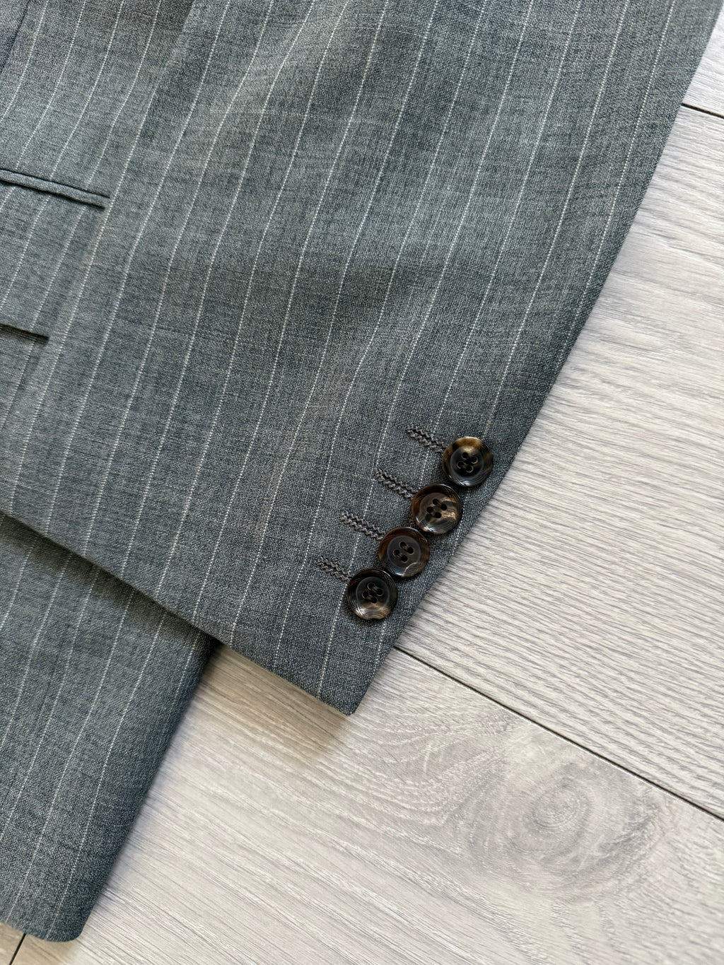 Dior 1980s Peak Lapel Double Breasted Pleated Grey Pinstriped Lightweight Suit - Size L Jacket / 33" Waist