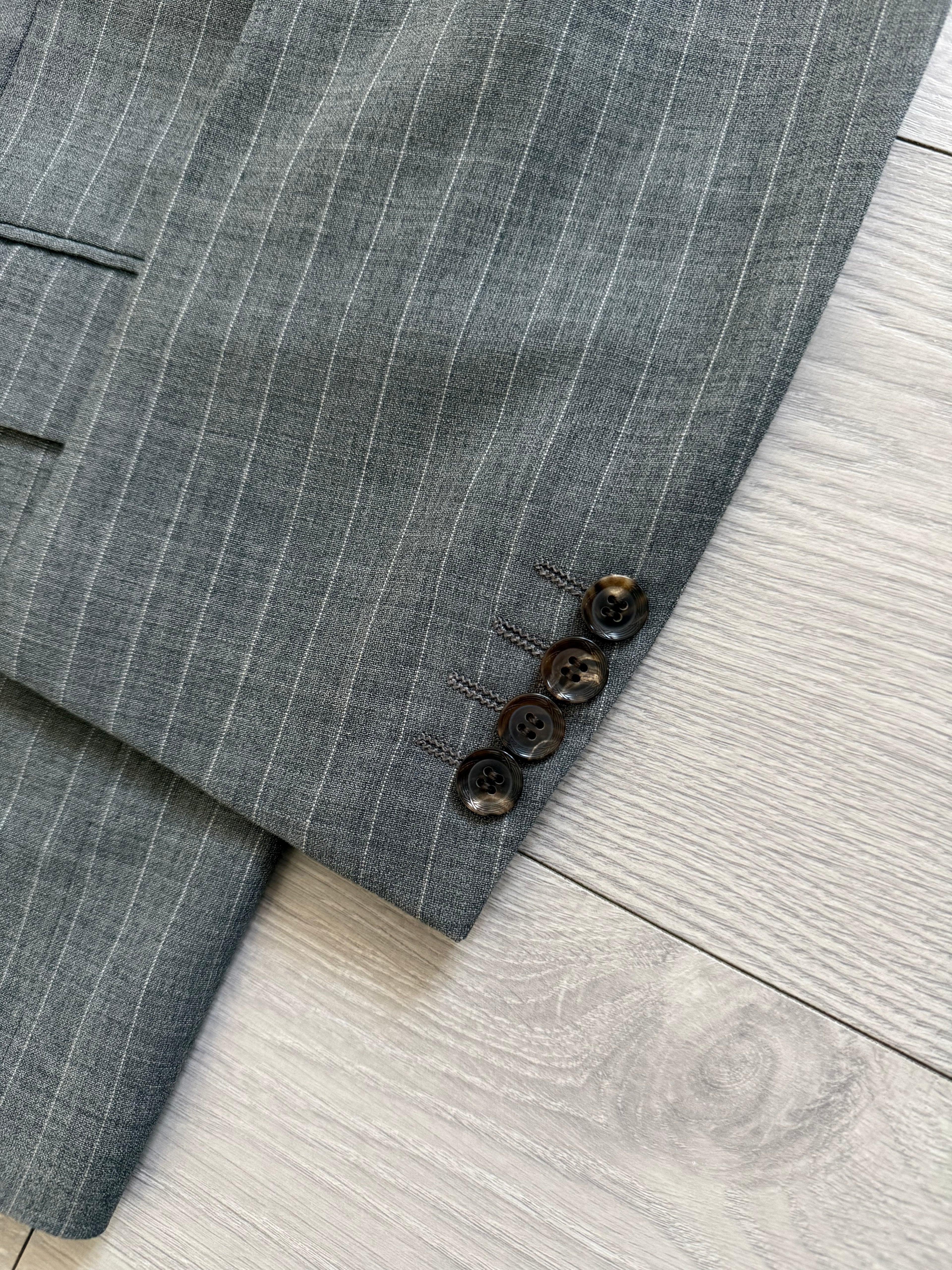 Dior 1980s Peak Lapel Double Breasted Pleated Grey Pinstriped Lightweight Suit - Size L Jacket / 33" Waist