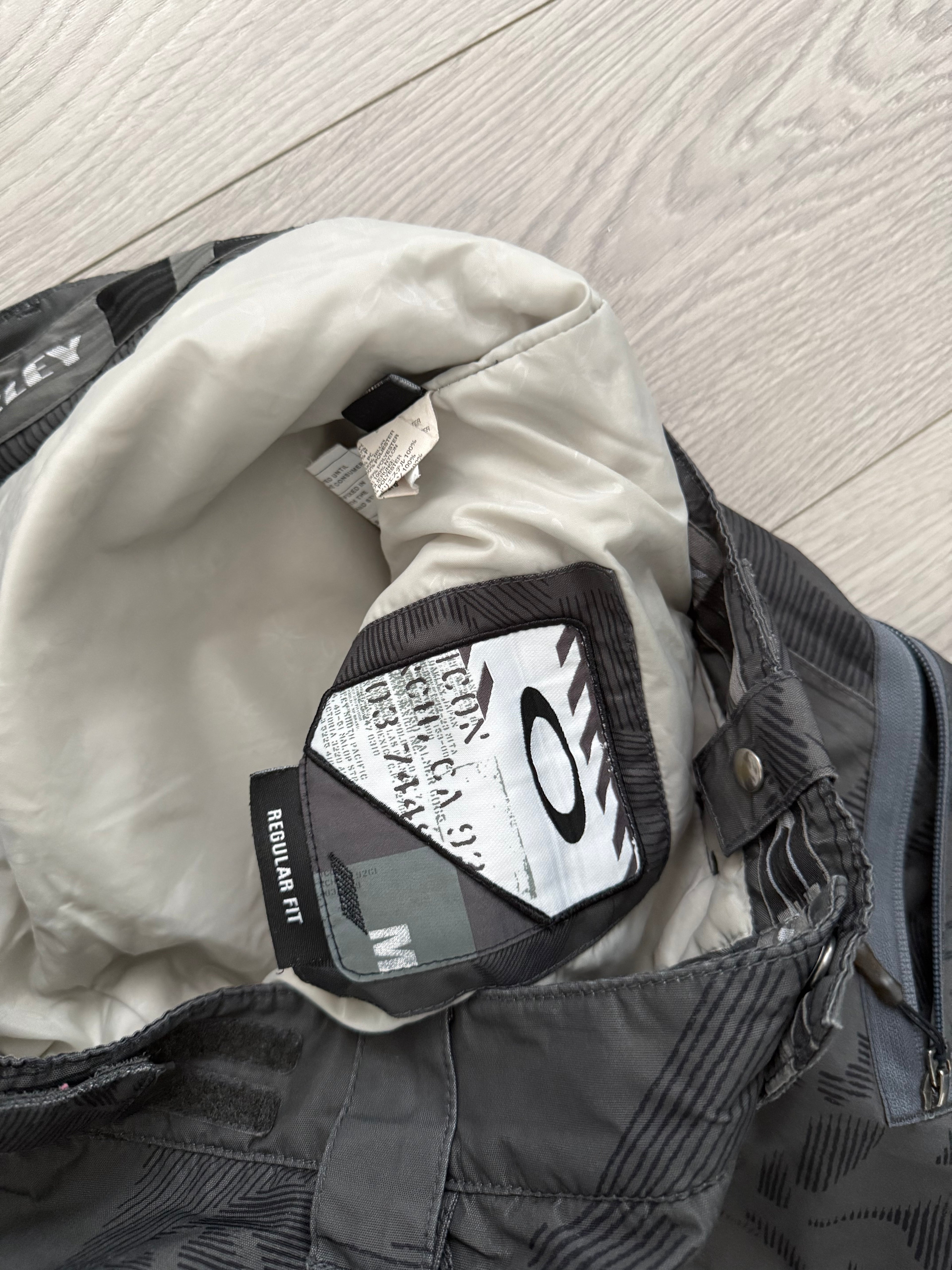 Oakley FW2008 Thinsulate Waterproof Skull Camo Pants - Size 32