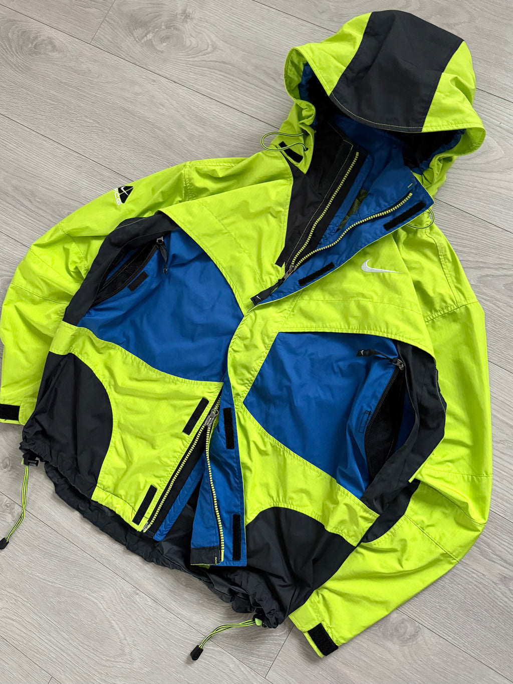 Nike ACG 00s Lungs Era Colourblock Clima-Fit Technical Waterproof Jacket - Size M