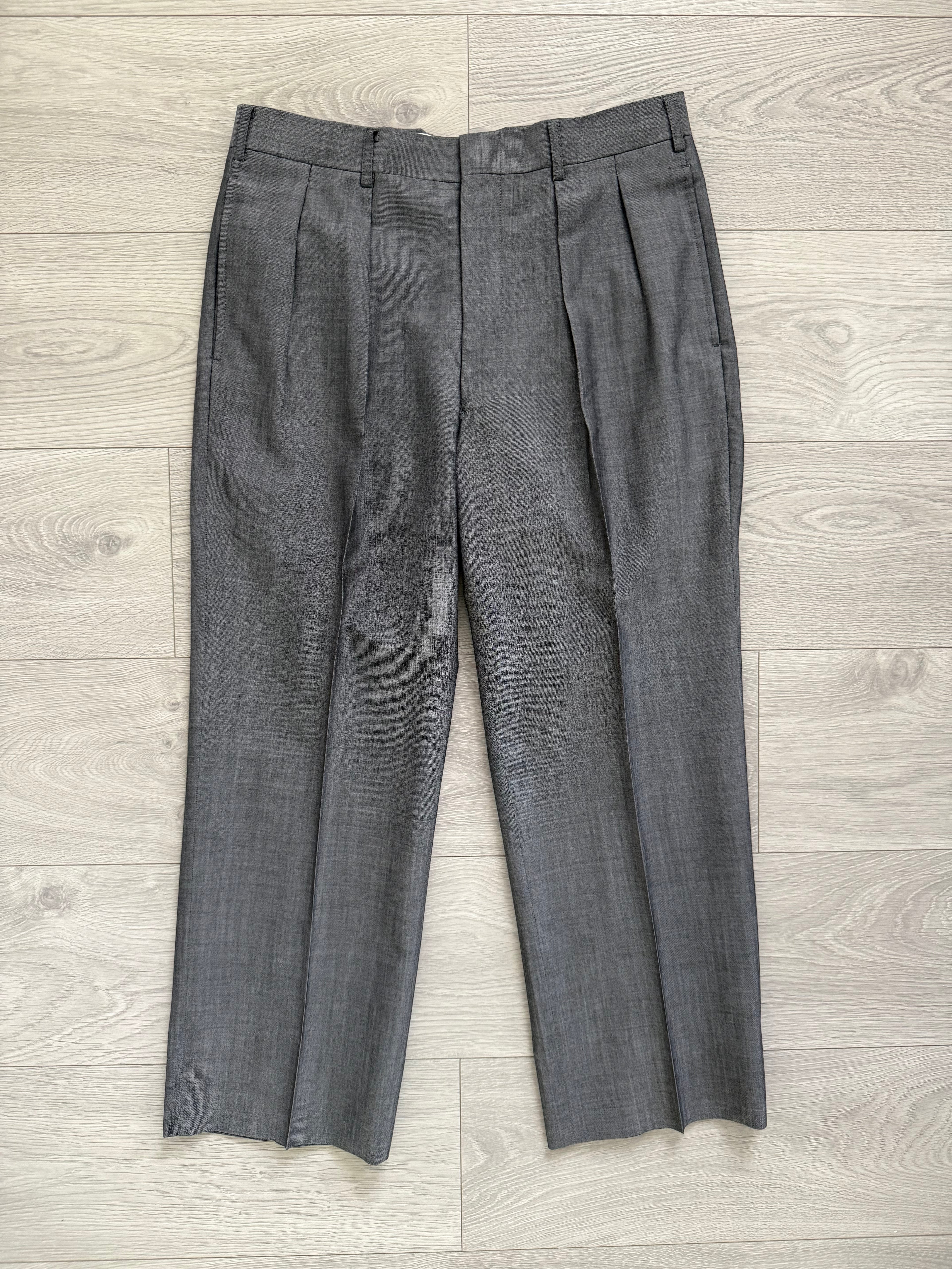 Burberry 1980s Peaked Lapel Double Breasted Pleated Wool Suit Grey - Size S Jacket / 32" Waist