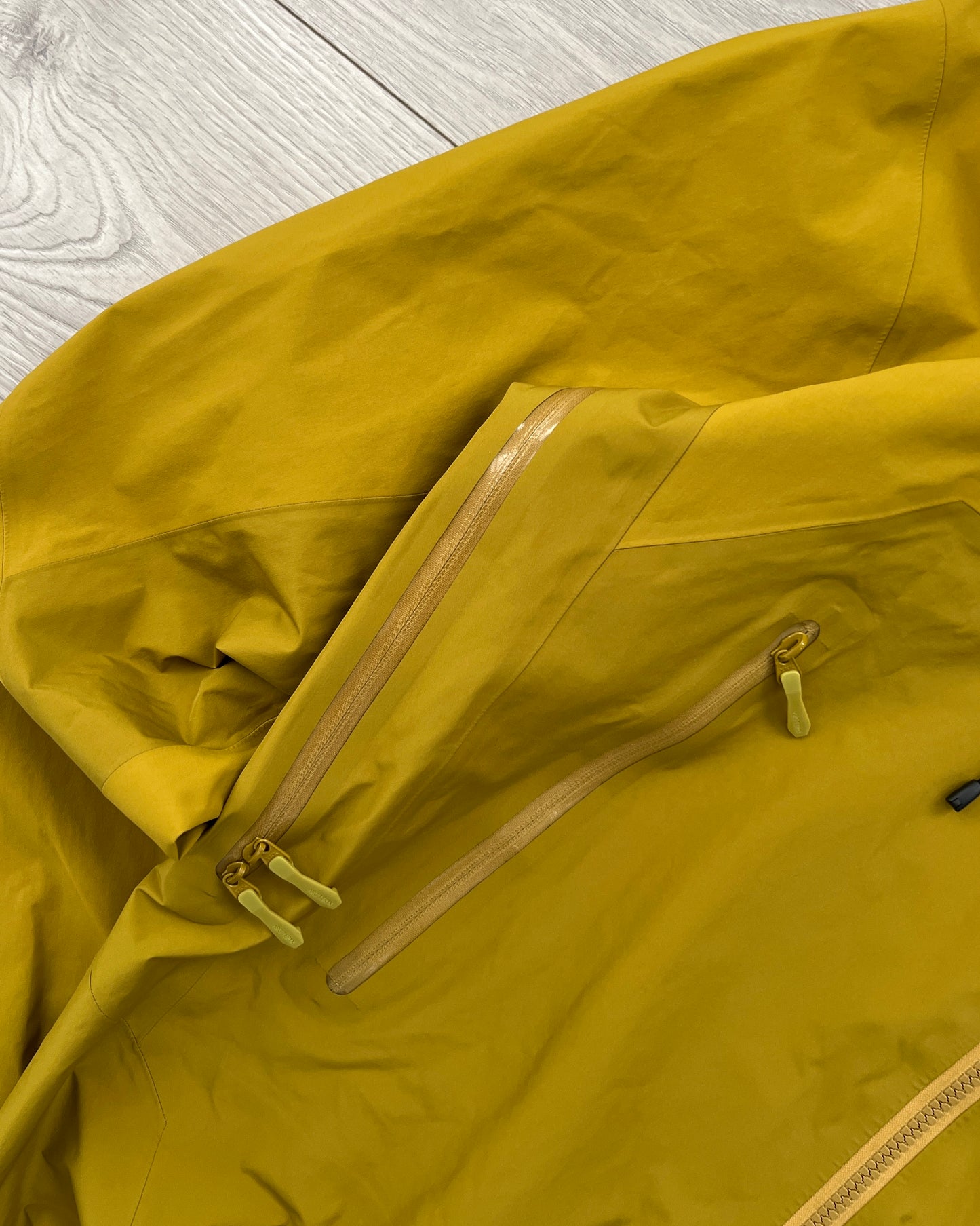 Arcteryx Beta AR Gore-Tex Pro Shell Jacket - Size M