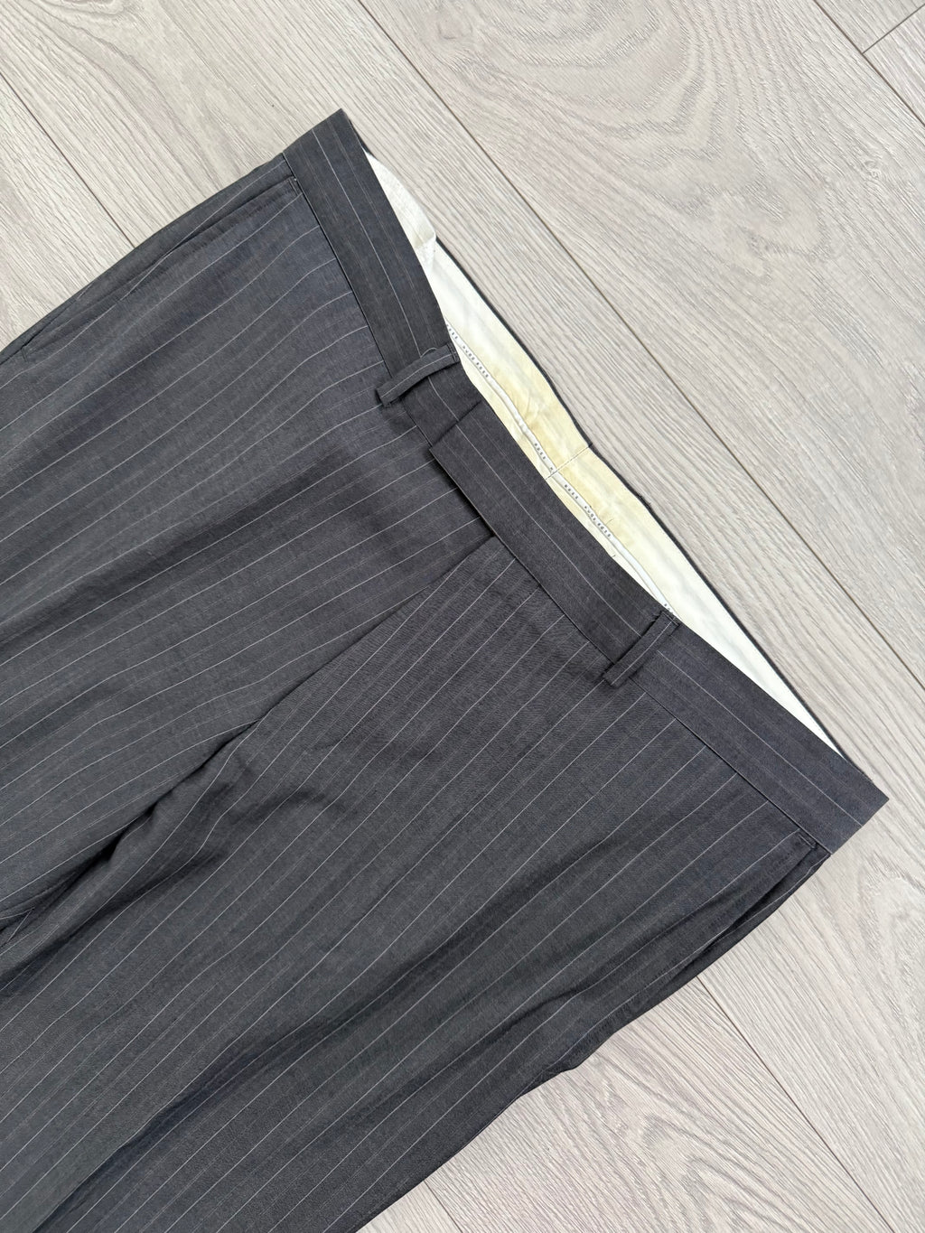 Hugo Boss 1990s 'Reno' Pinstriped 2B Lightweight Wool Grey Suit - Size XXL Jacket / 38" Waist
