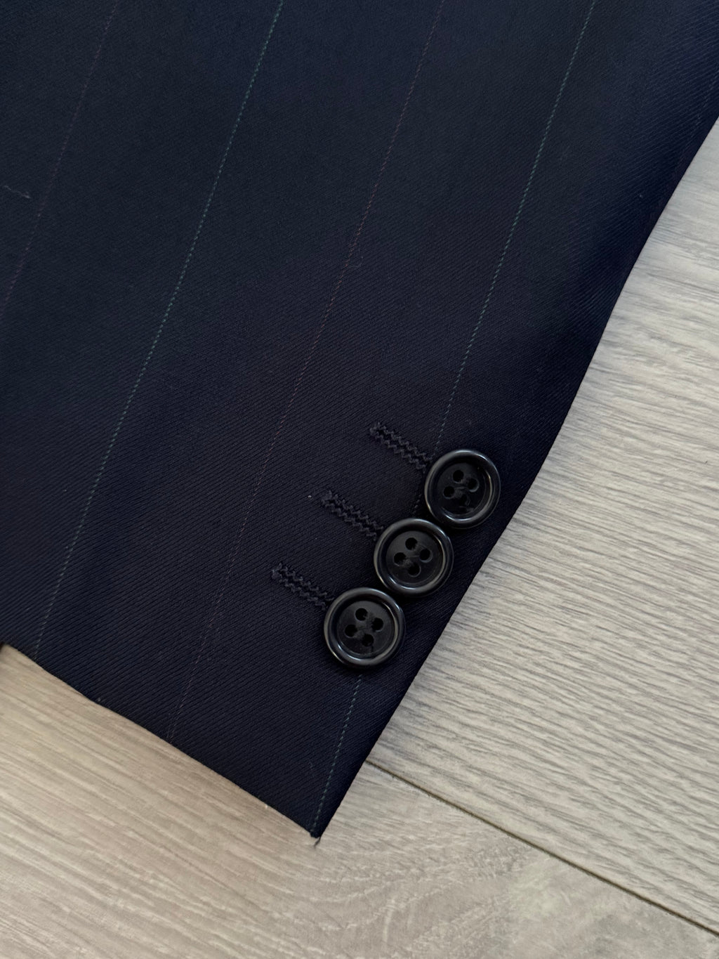 Hugo Boss 1980s 'Mitford' Peaked Lapel Double Breasted Pleated Wool Suit - Size M Jacket / 32" Waist