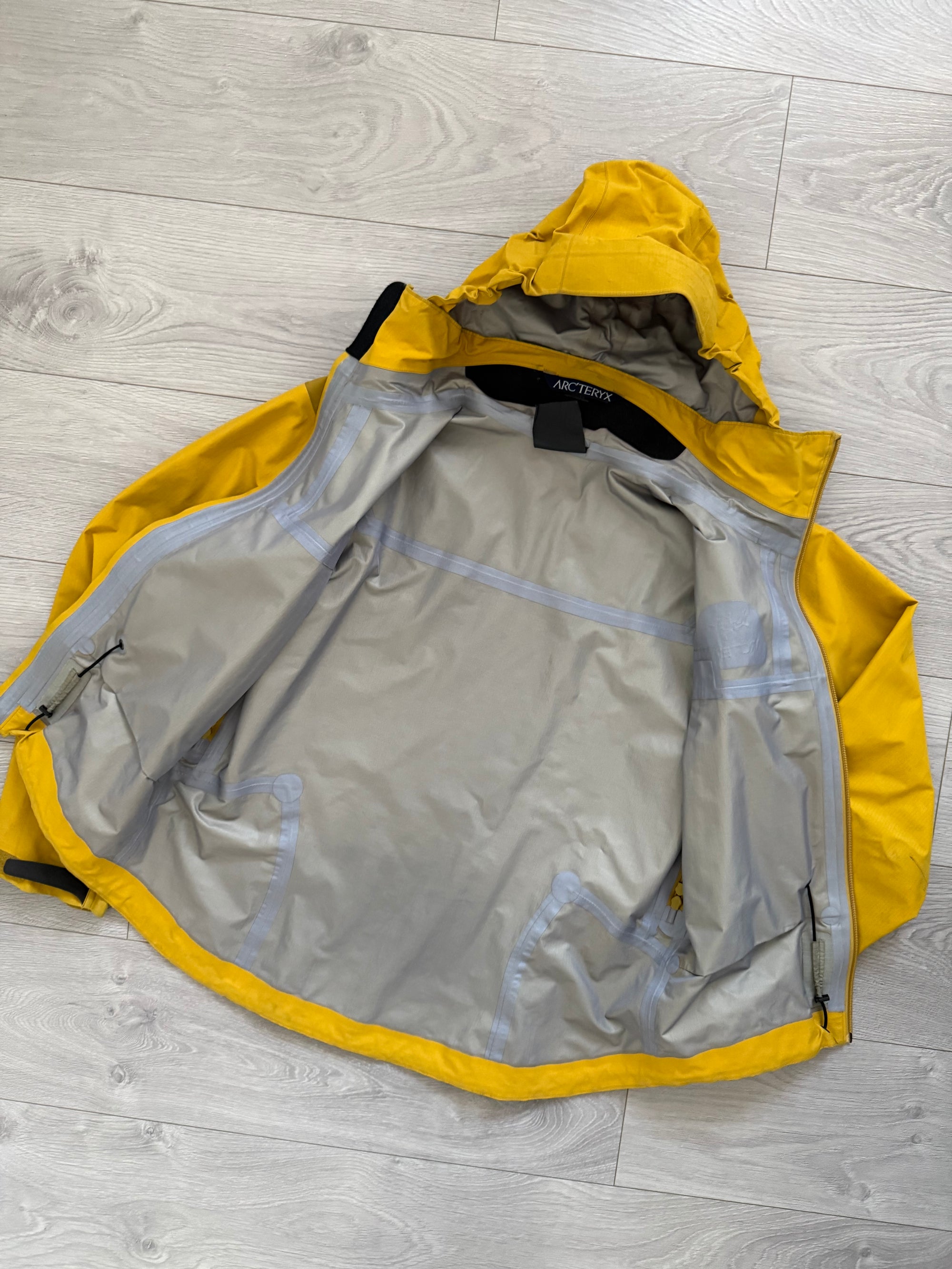 Arc'teryx 2003 Beta AR Gore-Tex Jacket in Tequila Yellow - Size M