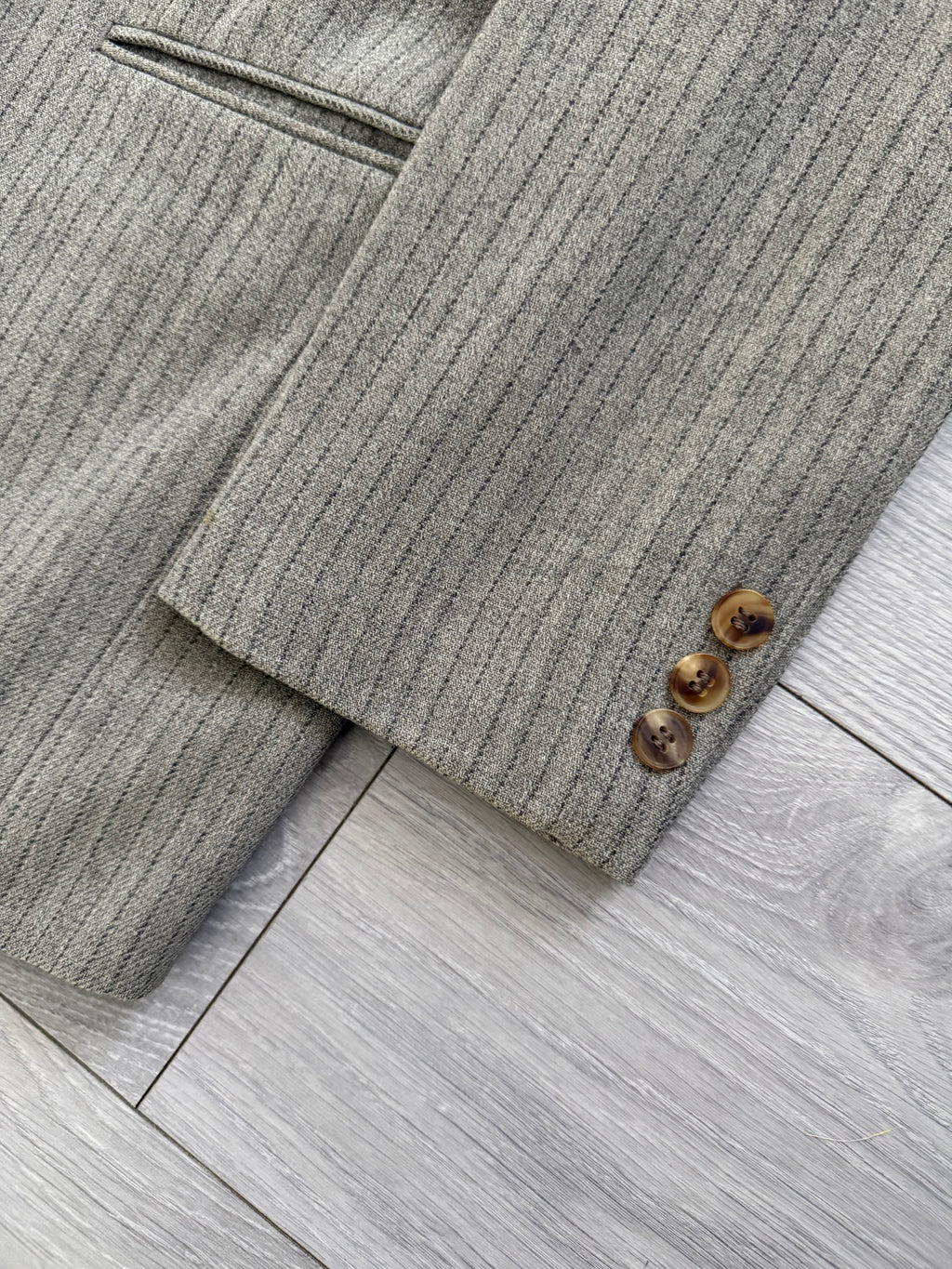 Basile 1980s Torello Viera Fabric Peaked Lapel Double Breasted Pleated Wool Suit - Size M Jacket / 31" Waist