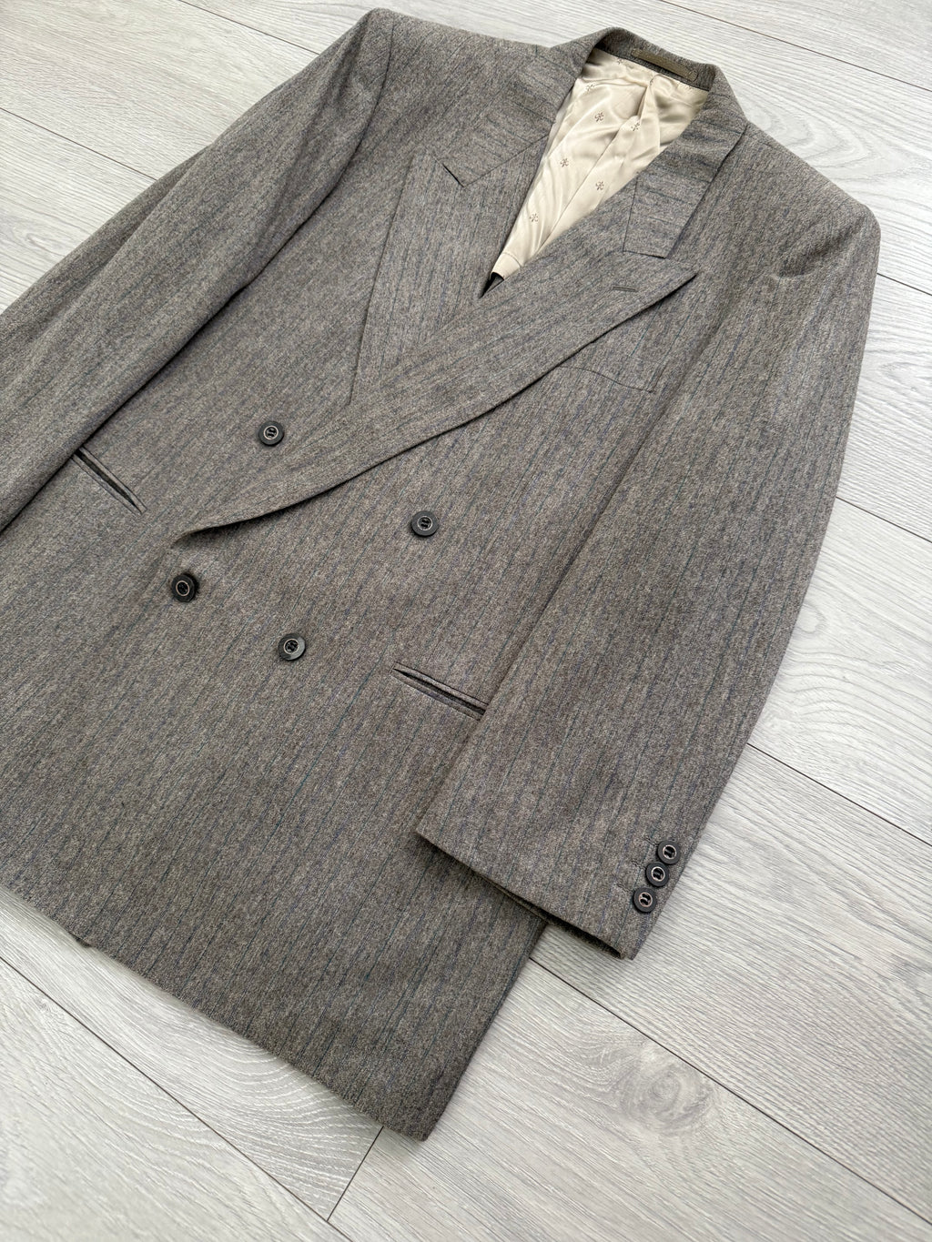 Valentino 1980s Peaked Lapel Double Breasted Pleated Wool Suit - Size XL Jacket / 40" Waist