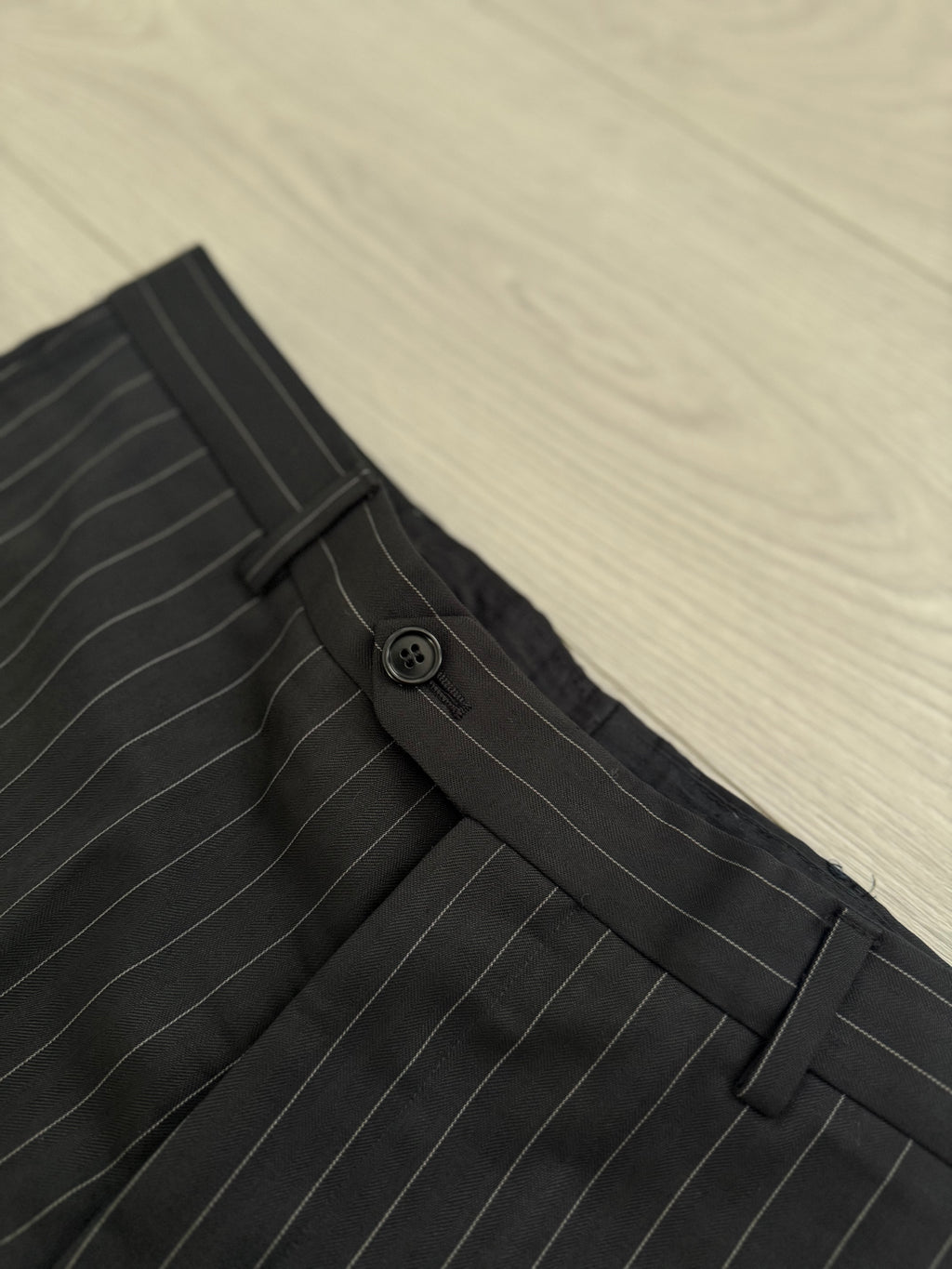 Armani 1990s 2B Striped Pleated Wool Suit - Size S Jacket / 32" Waist