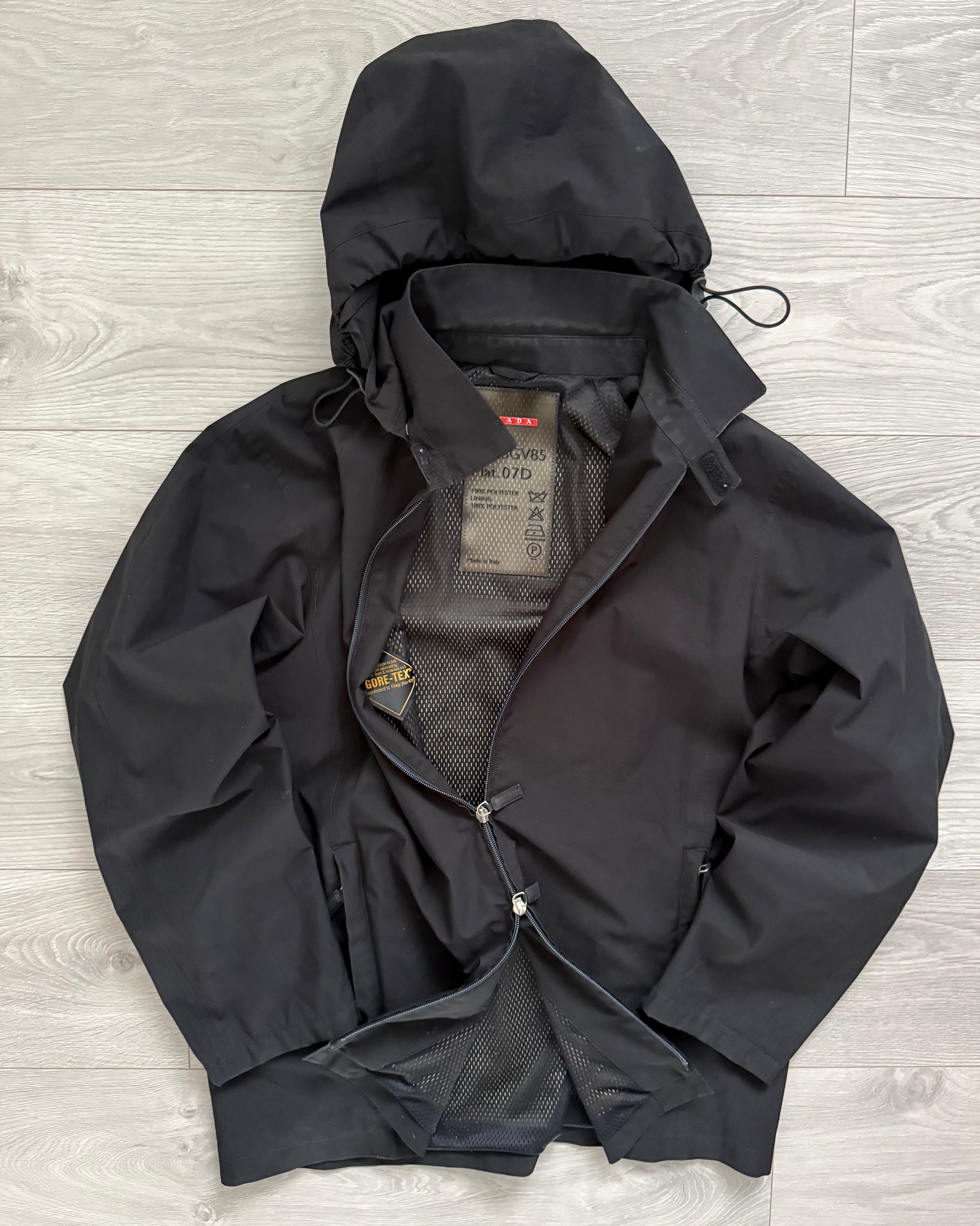 Prada Sport 00s Gore-Tex Technical Jacket - Size M – NDWC0 Shop